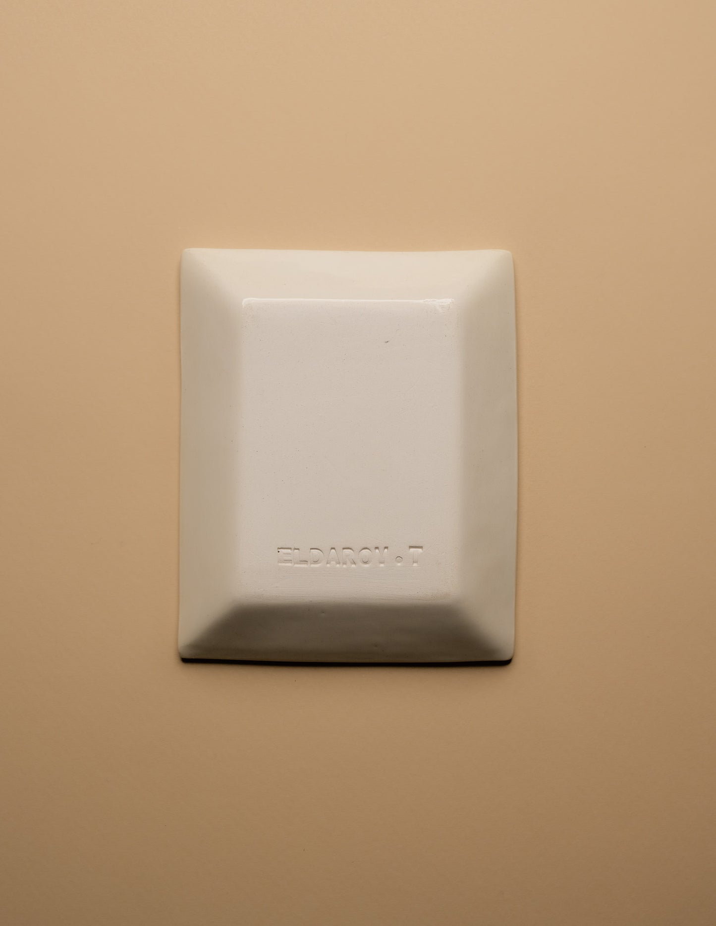 WHITE CERAMIC WOMEN POCKET TRAY