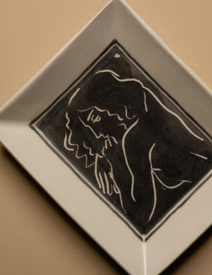 WHITE CERAMIC WOMEN POCKET TRAY