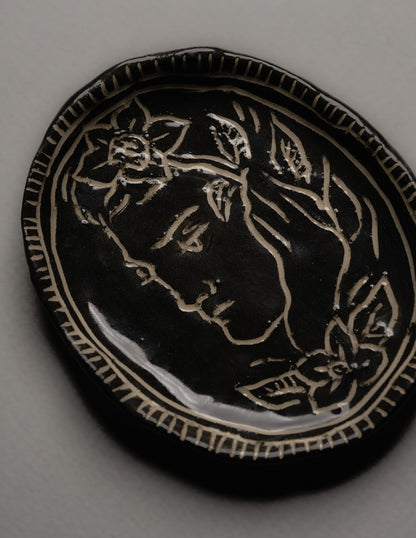 SMALL OVAL CERAMIC POCKET TRAY