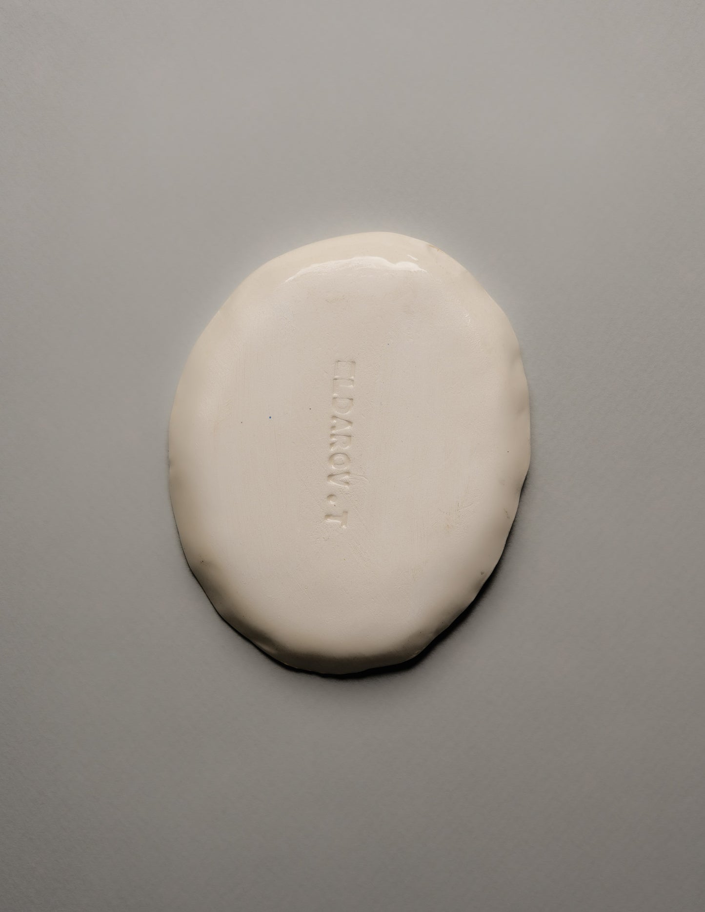 OVAL WHITE AND BLACK CERAMIC POCKET TRAY