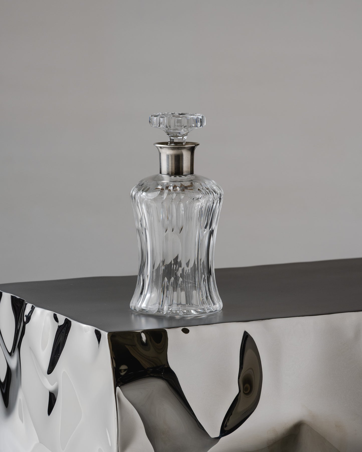 CARAFE À WHISKY EN CRISTAL ET MÉTAL ARGENTÉ, 1950s