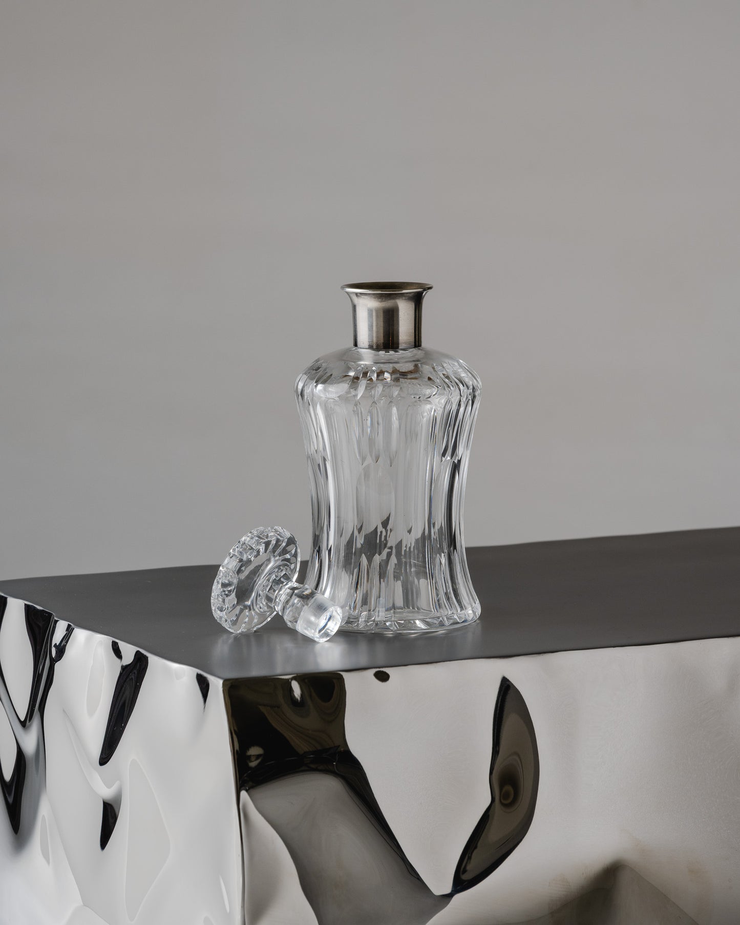 CARAFE À WHISKY EN CRISTAL ET MÉTAL ARGENTÉ, 1950s