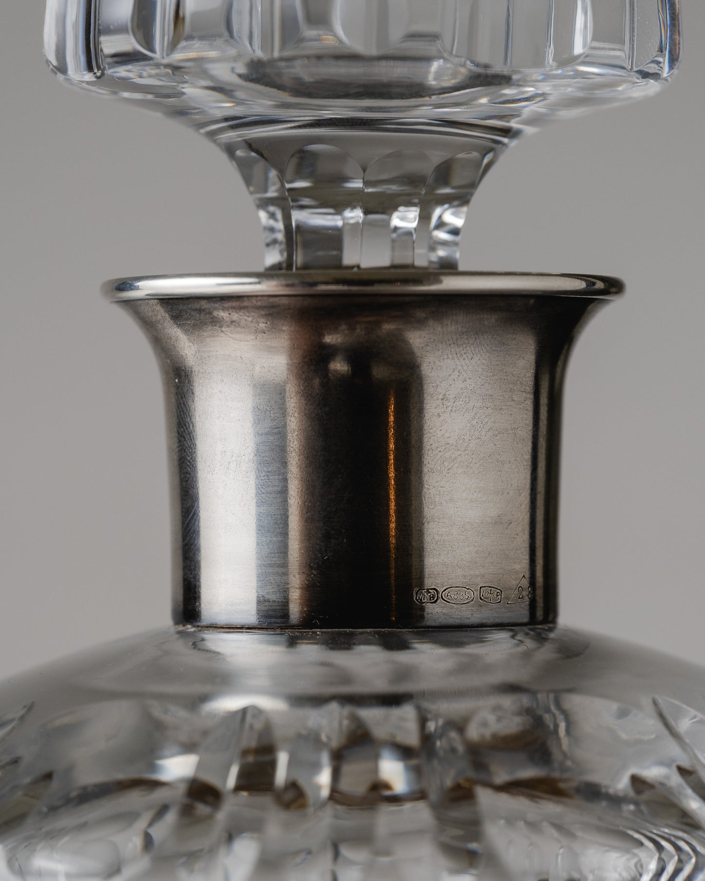 CARAFE À WHISKY EN CRISTAL ET MÉTAL ARGENTÉ, 1950s