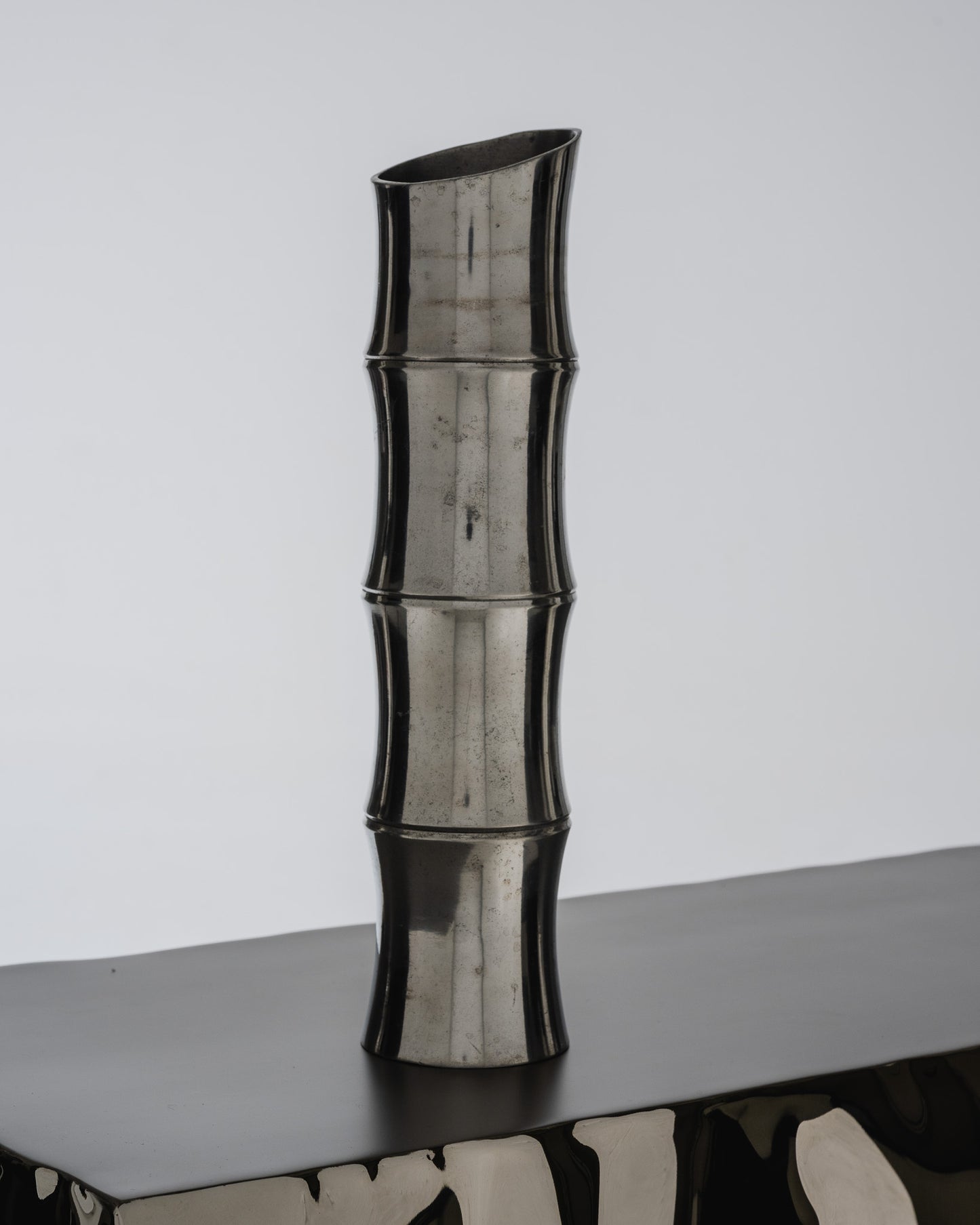 GRAND VASE BAMBOU EN MÉTAL, 1970s