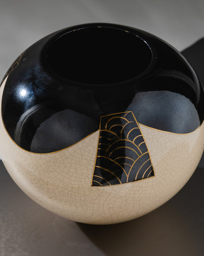 VASE BOULE EN CÉRAMIQUE CRAQUELÉE ET LAQUE NOIRE, L. DURAND, 1930s