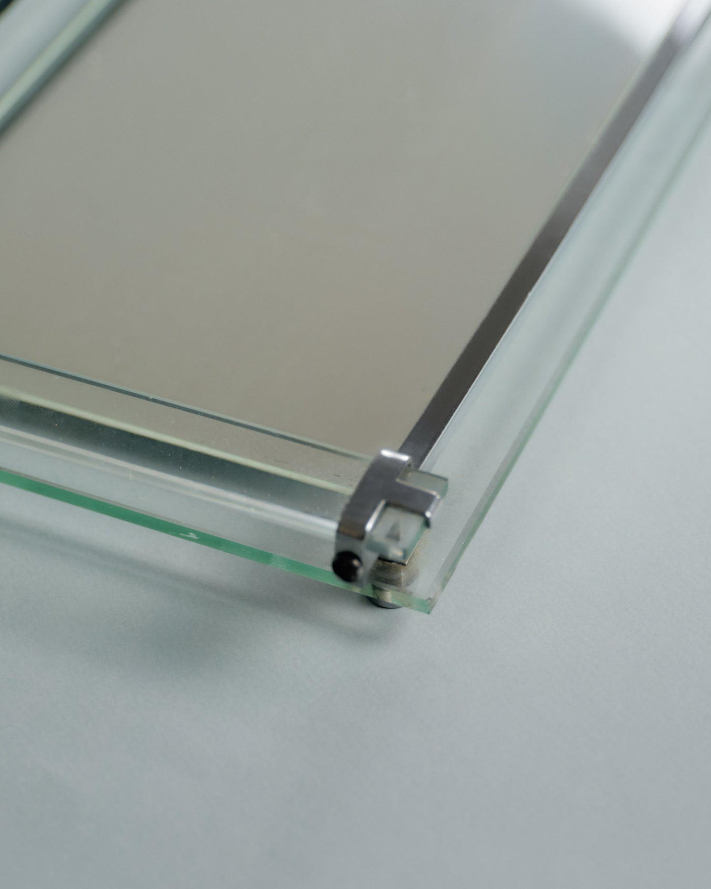 PLATEAU EN VERRE MIROIR ET MÉTAL CHROMÉ, ART DÉCO, 1930s