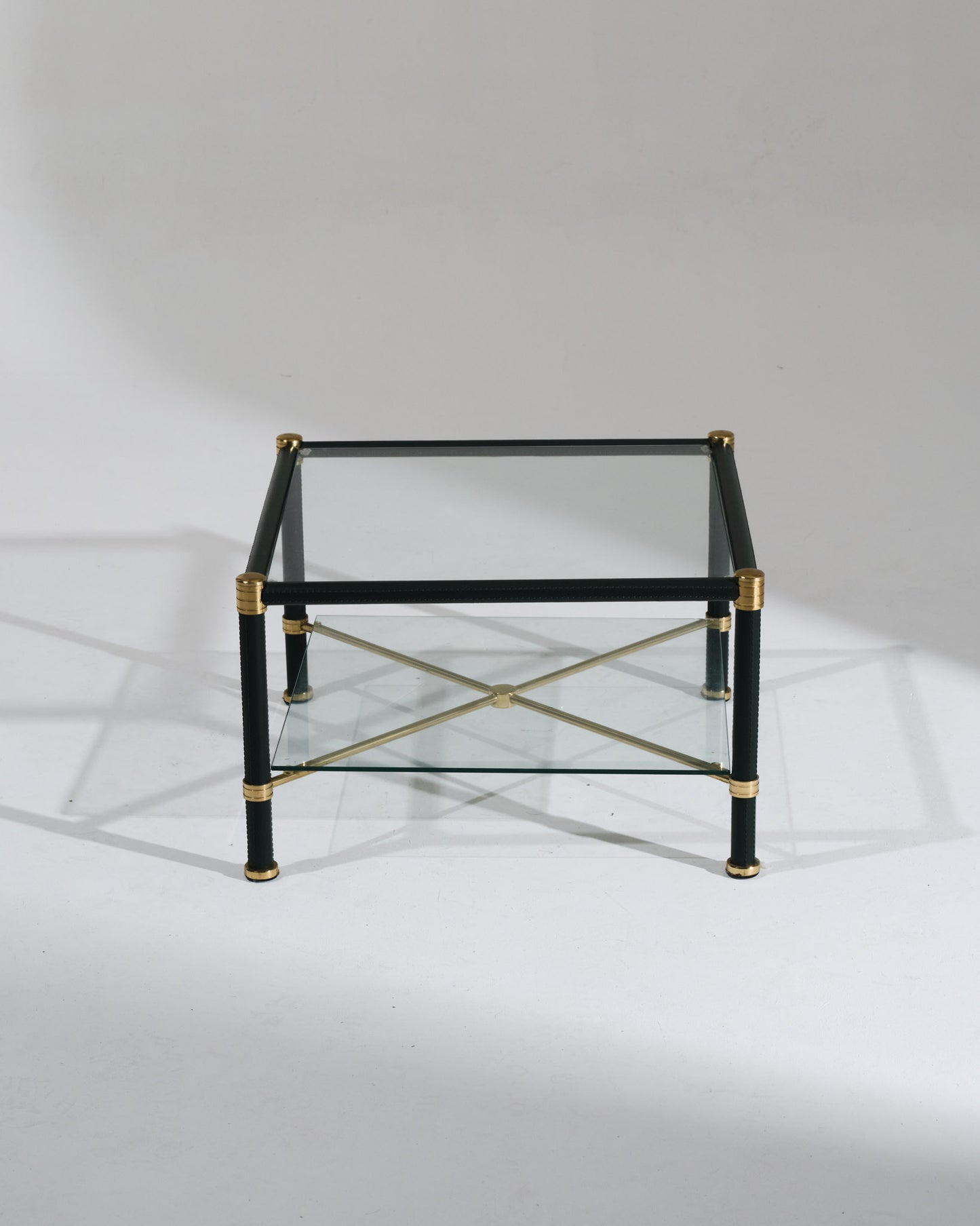 TABLE BASSE EN LAITON ET CUIR, 1950s