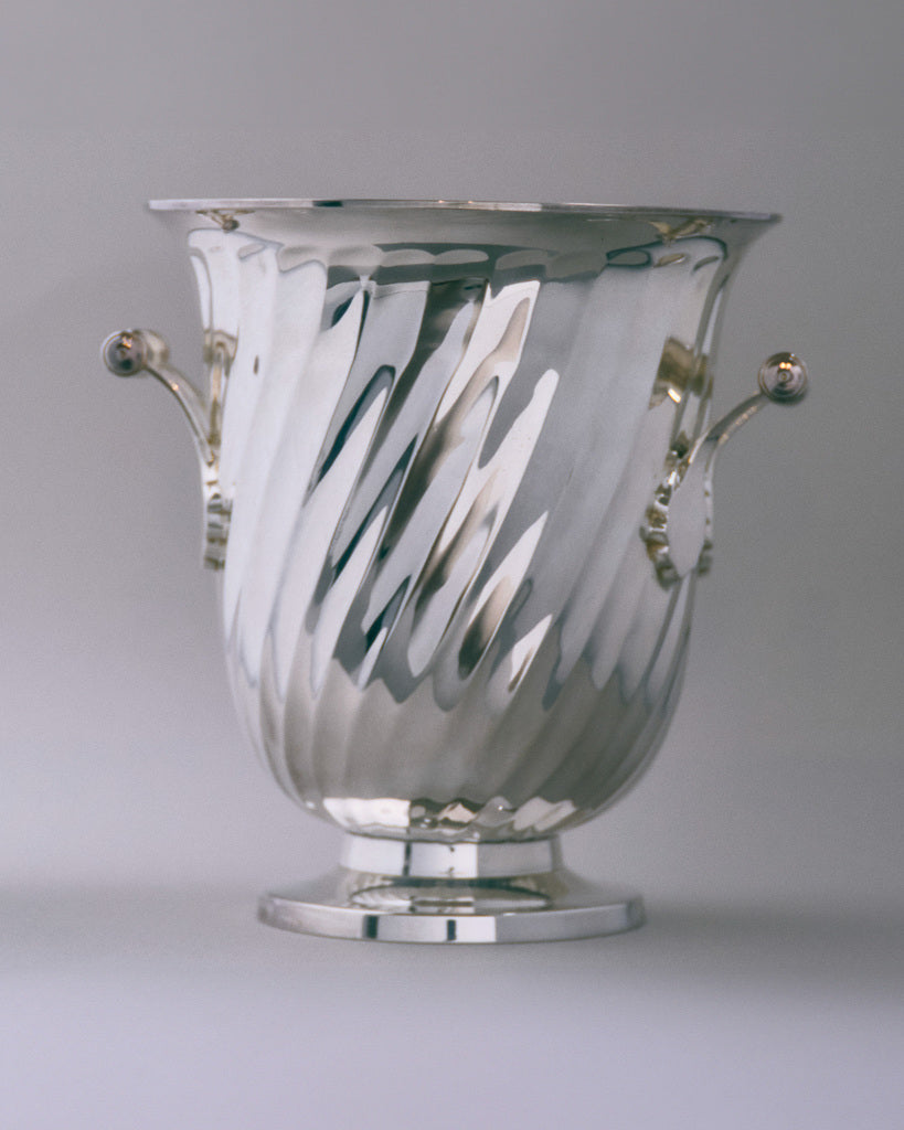 SEAU À CHAMPAGNE EN MÉTAL ARGENTÉ TORSADÉ, 1950s