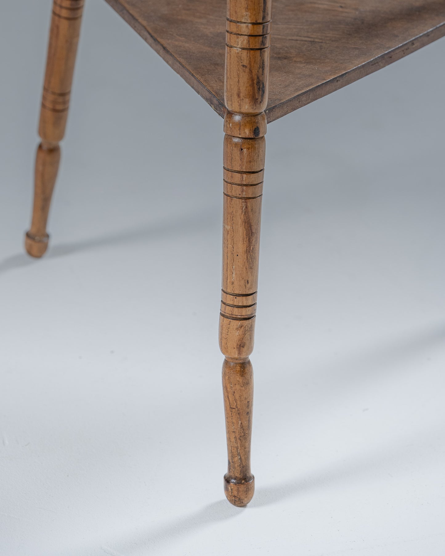 GUÉRIDON TRIPODE TRÈFLE ART NOUVEAU, CIRCA 1910s