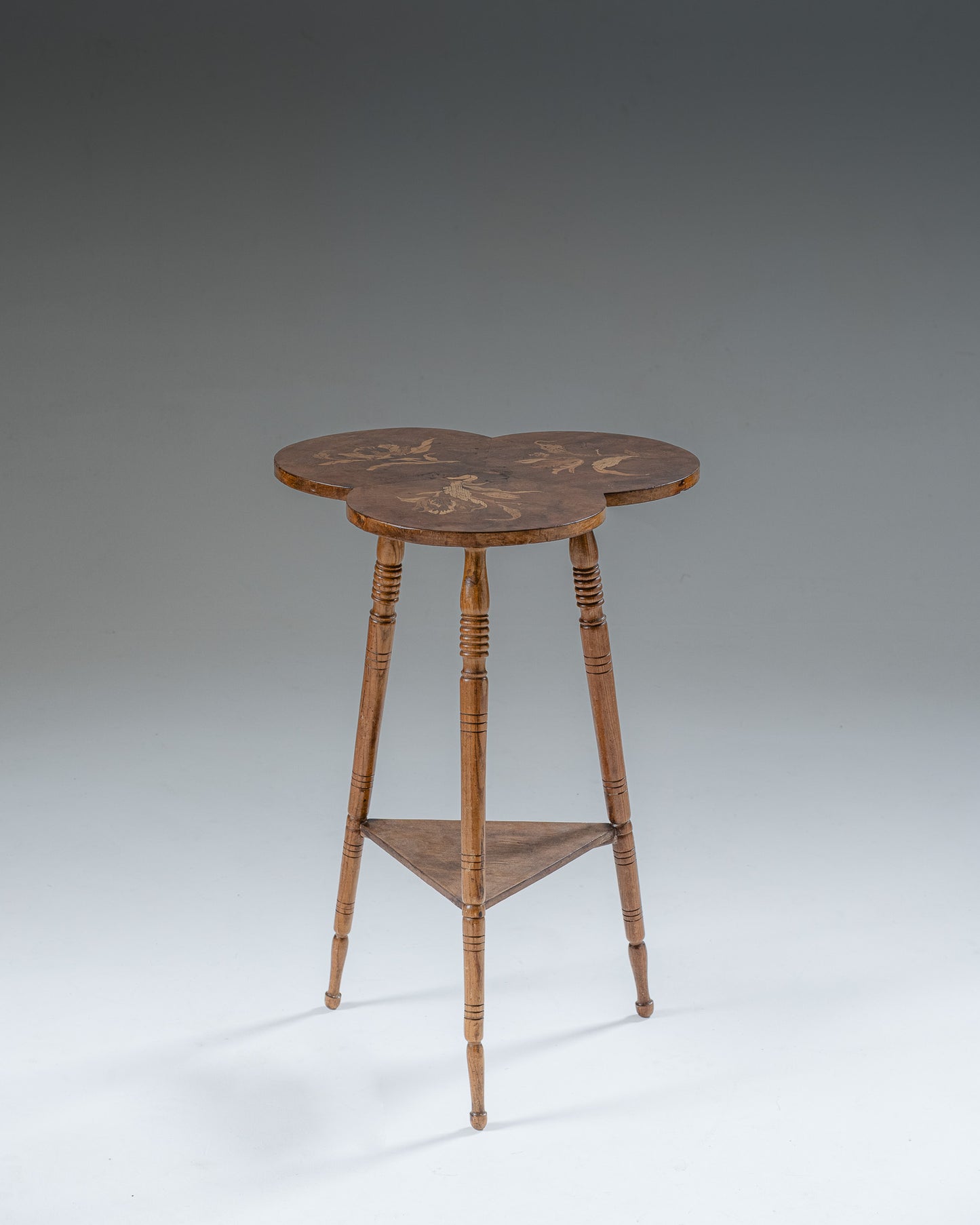 GUÉRIDON TRIPODE TRÈFLE ART NOUVEAU, CIRCA 1910s