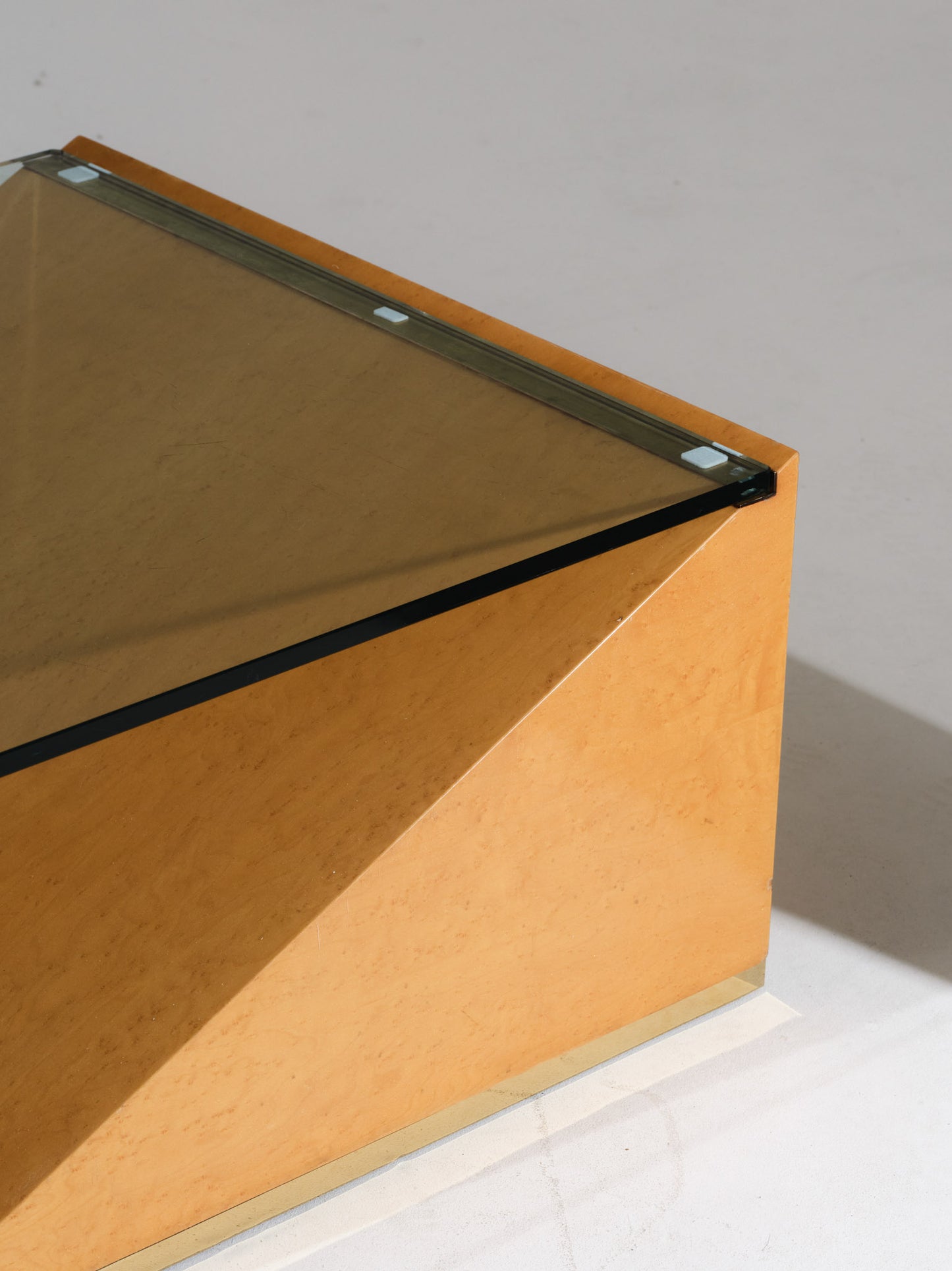 Elm burl and glass coffee table, Roche Bobois, 1980s