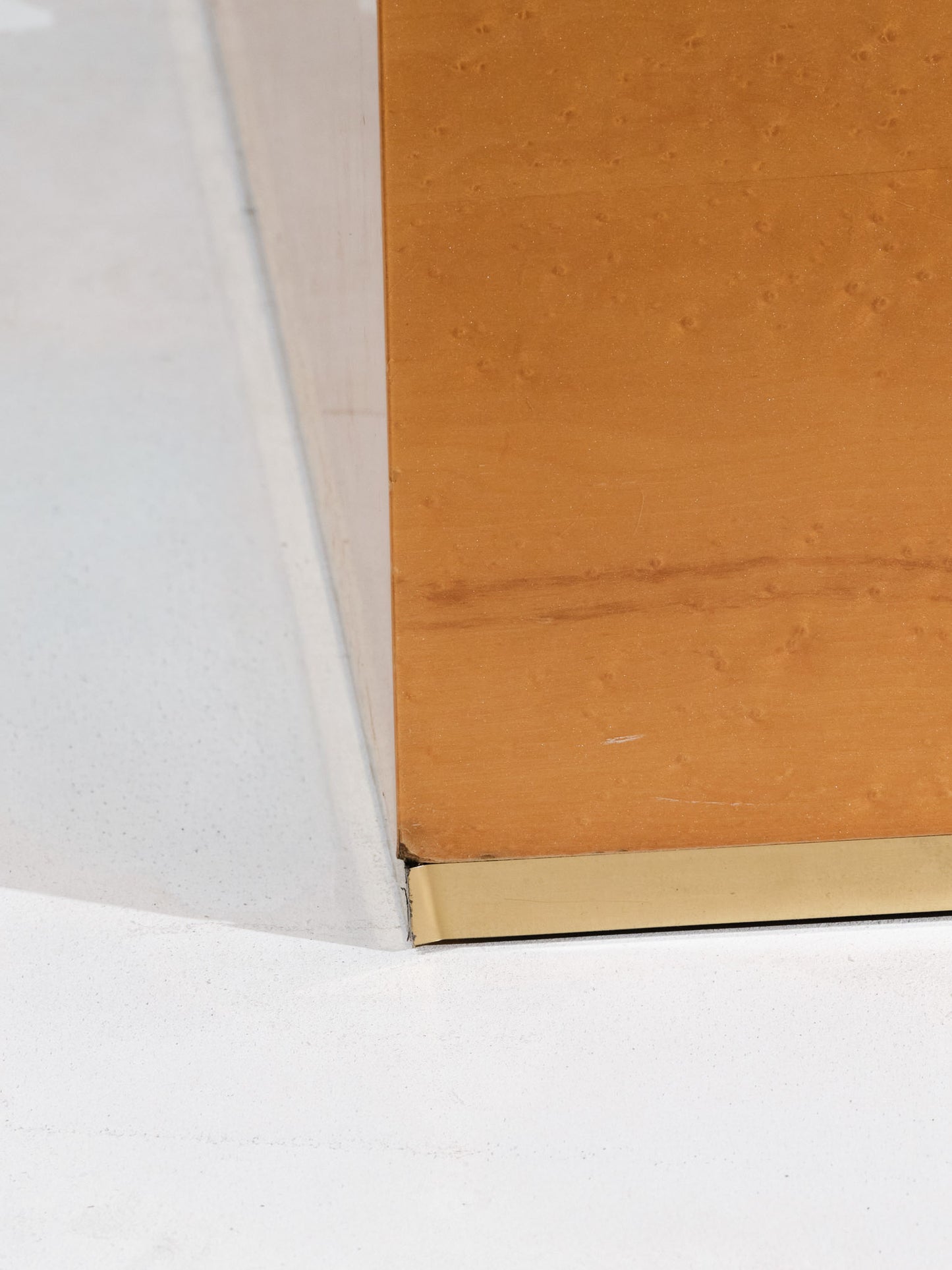 Elm burl and glass coffee table, Roche Bobois, 1980s