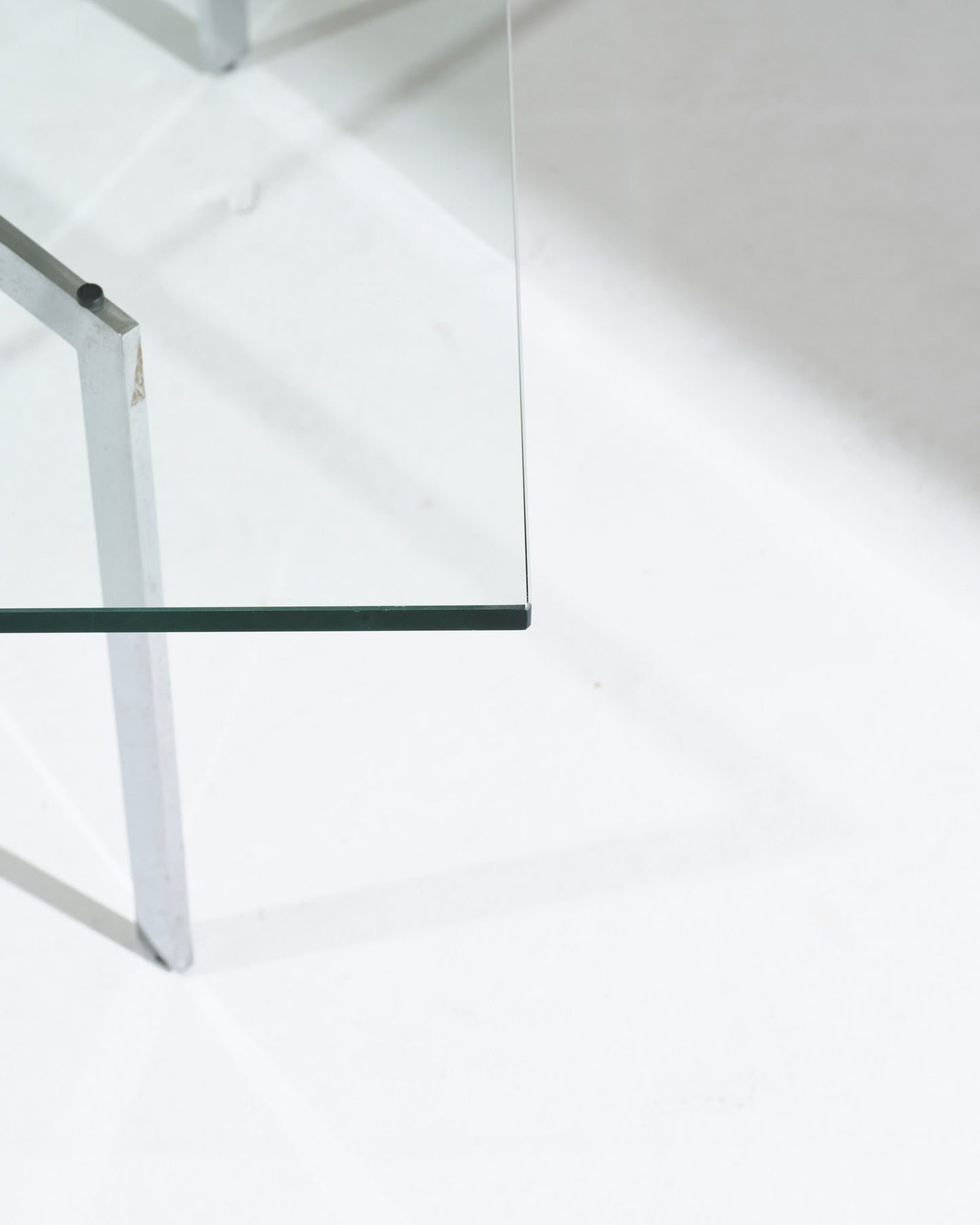 Barcelona coffee table, Ludwig Mies van der Rohe, 1920s 