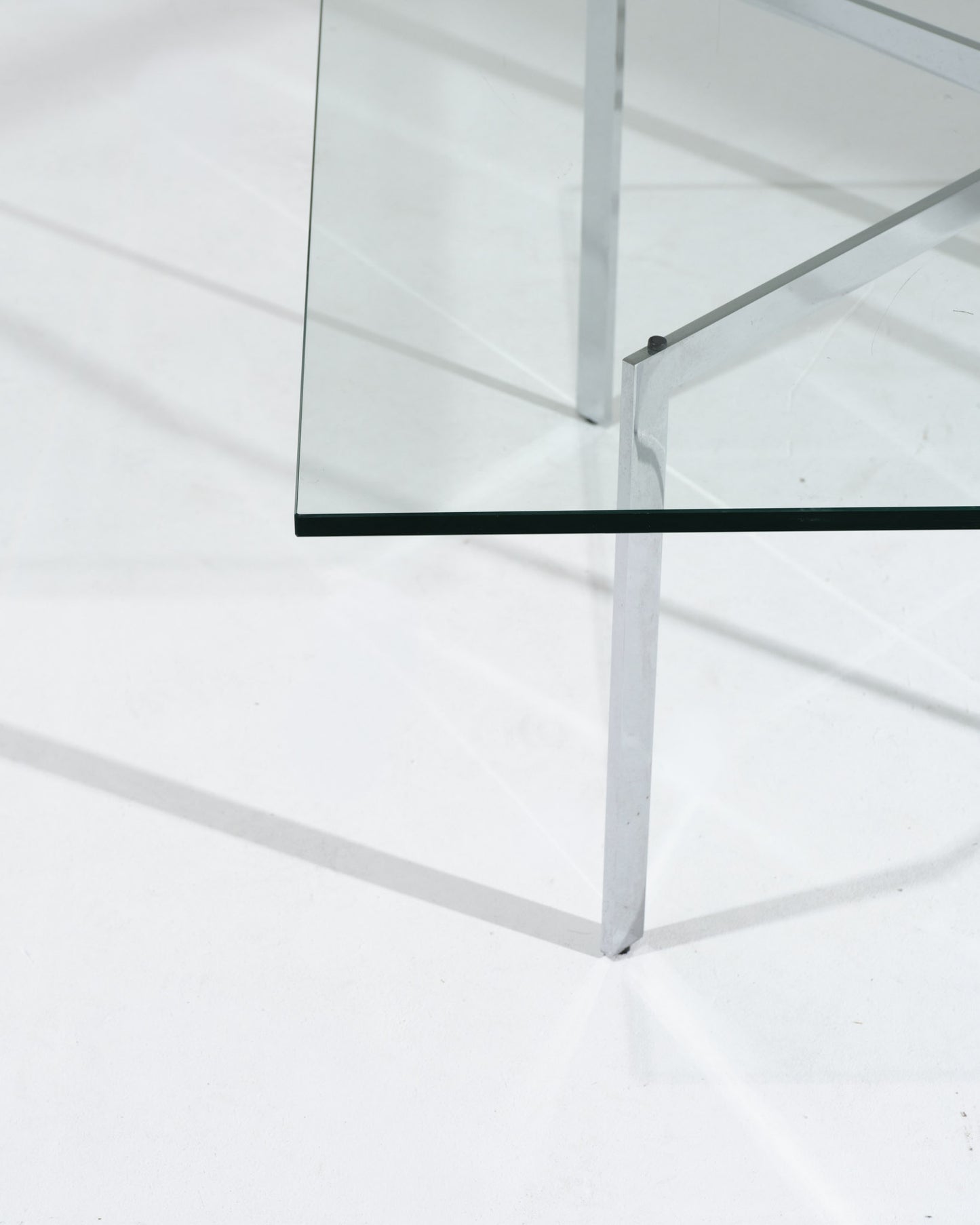 Barcelona coffee table, Ludwig Mies van der Rohe, 1920s 