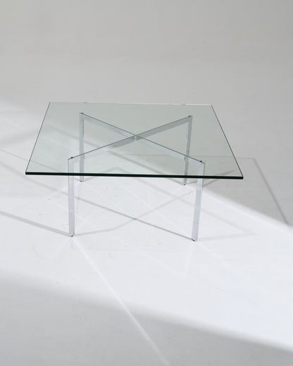 Barcelona coffee table, Ludwig Mies van der Rohe, 1920s 