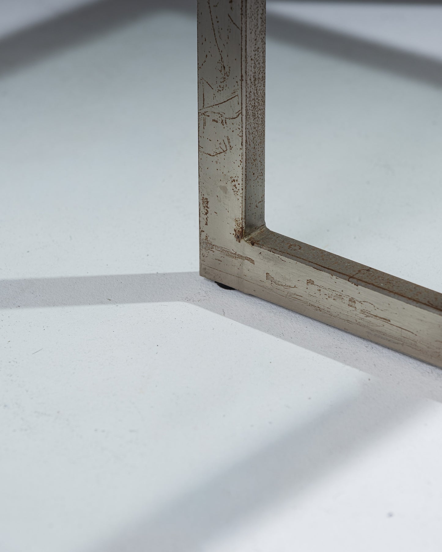 TABLE D'APPOINT EN ACIER ET VERRE