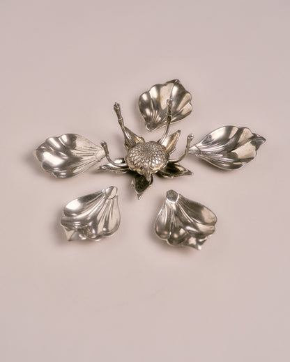 METAL FLOWER ASHTRAY
