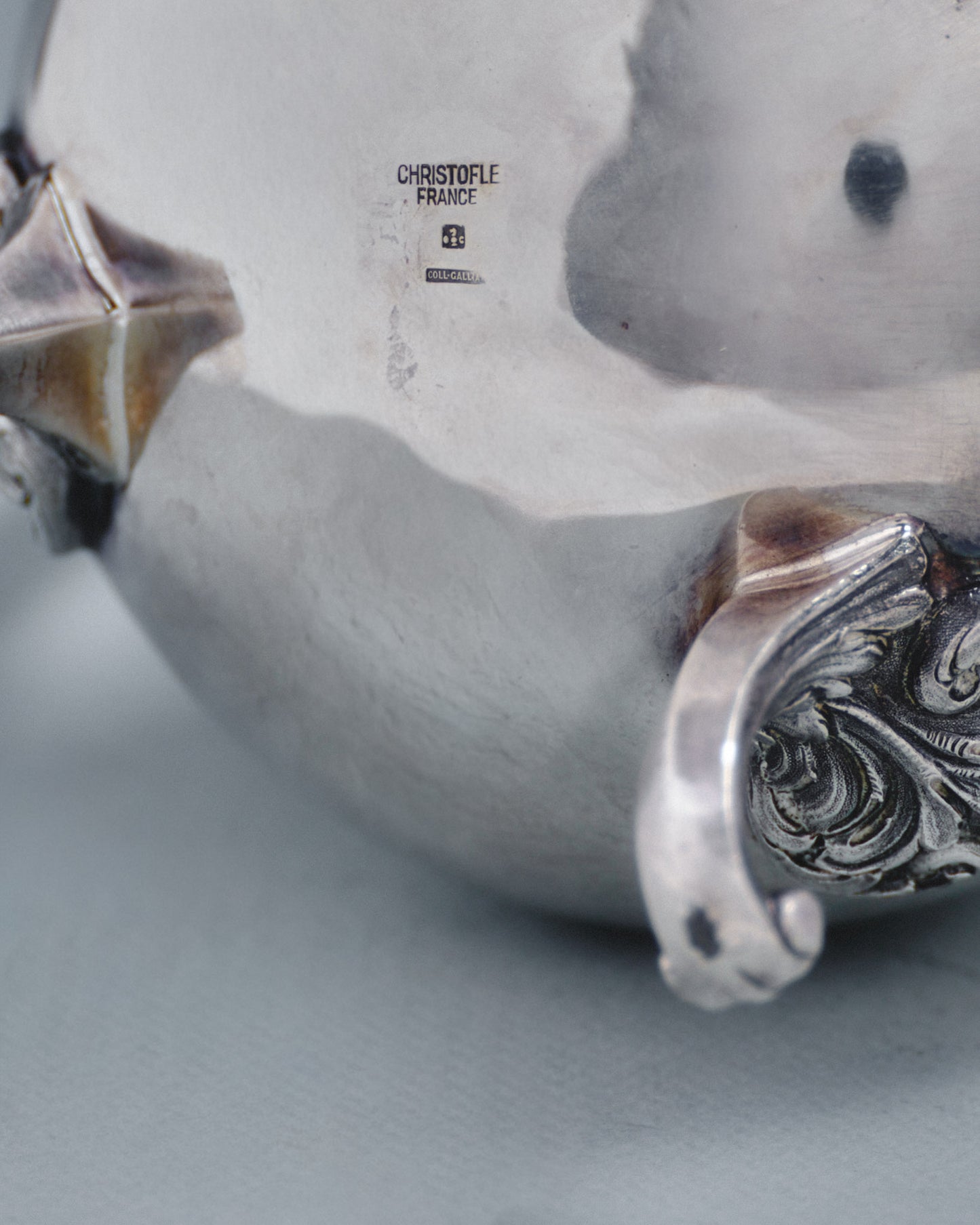 THÉIÈRE EN MÉTAL ARGENTÉ, CHRISTOFLE