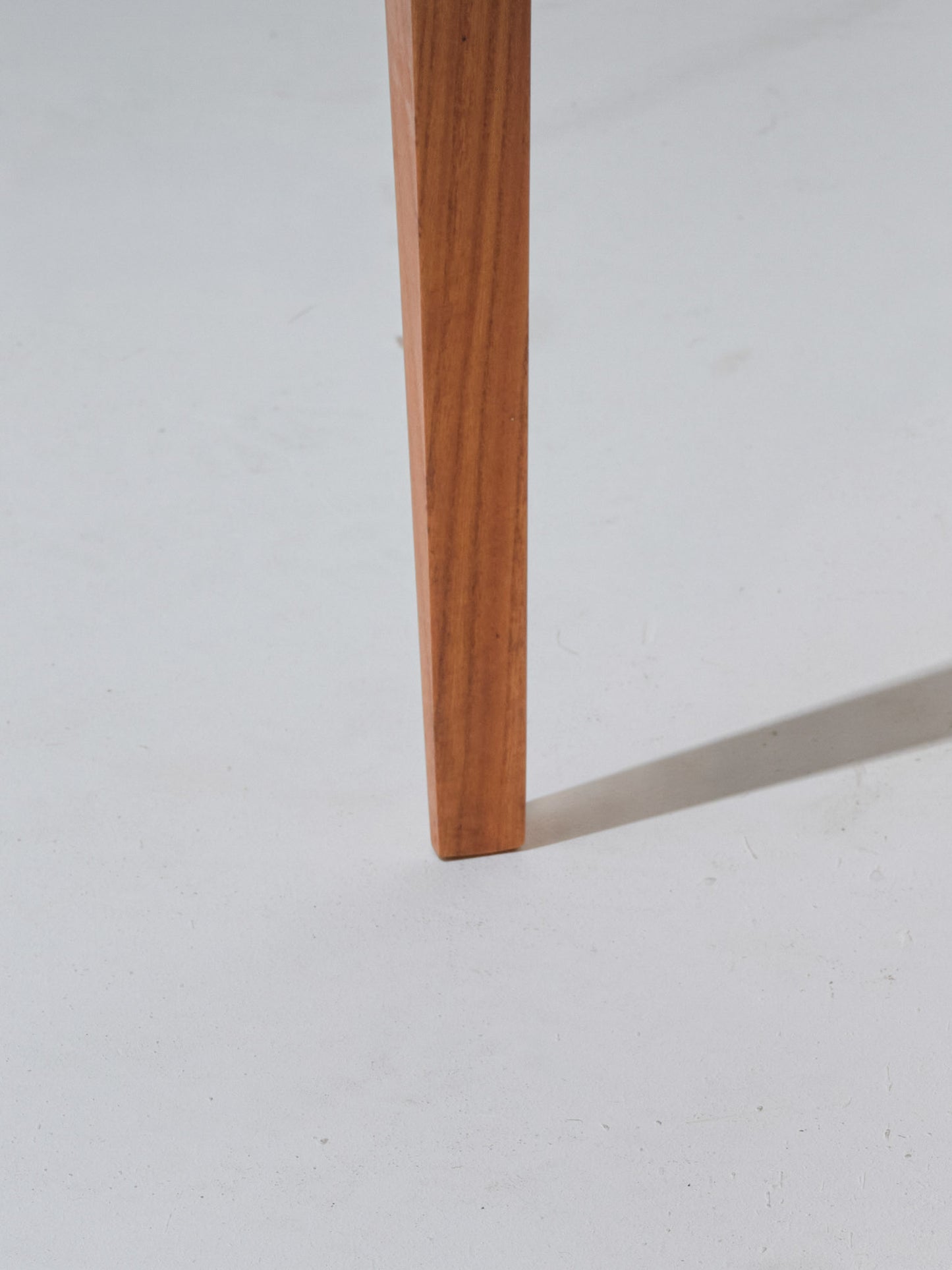 SOLID ELM CHAIR, SELTZ HOUSE, 1980s