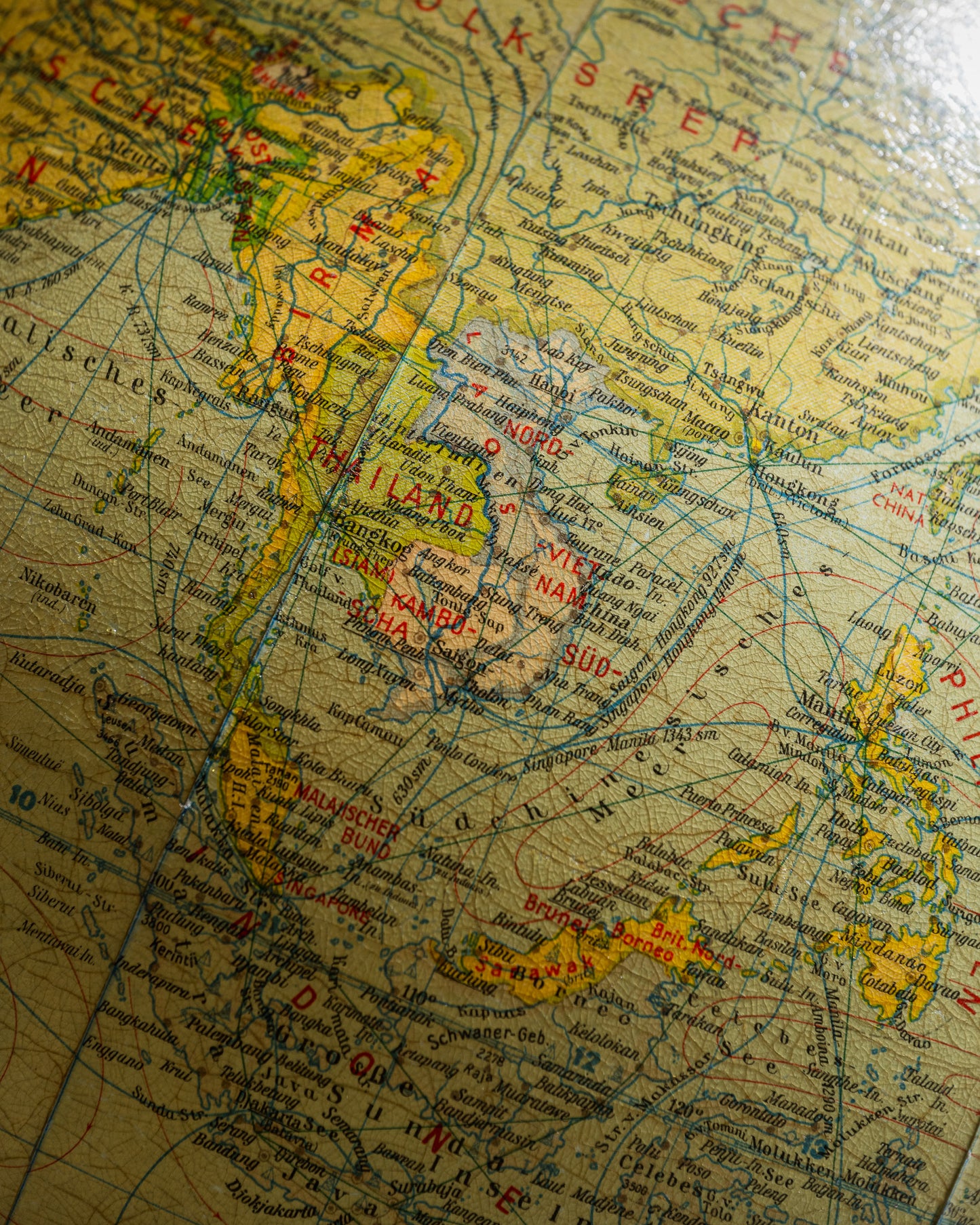 LUMINOUS EARTH GLOBE