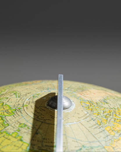 LUMINOUS EARTH GLOBE