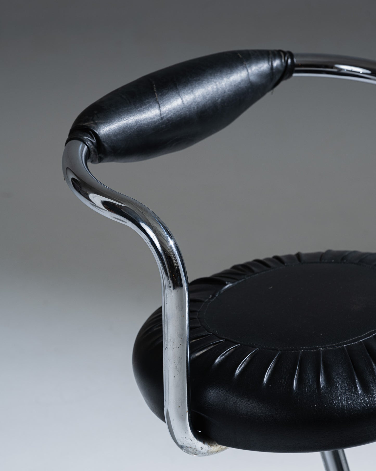 PAIR OF GIOTTO STOPPINO COBRA CHAIRS, 1970s