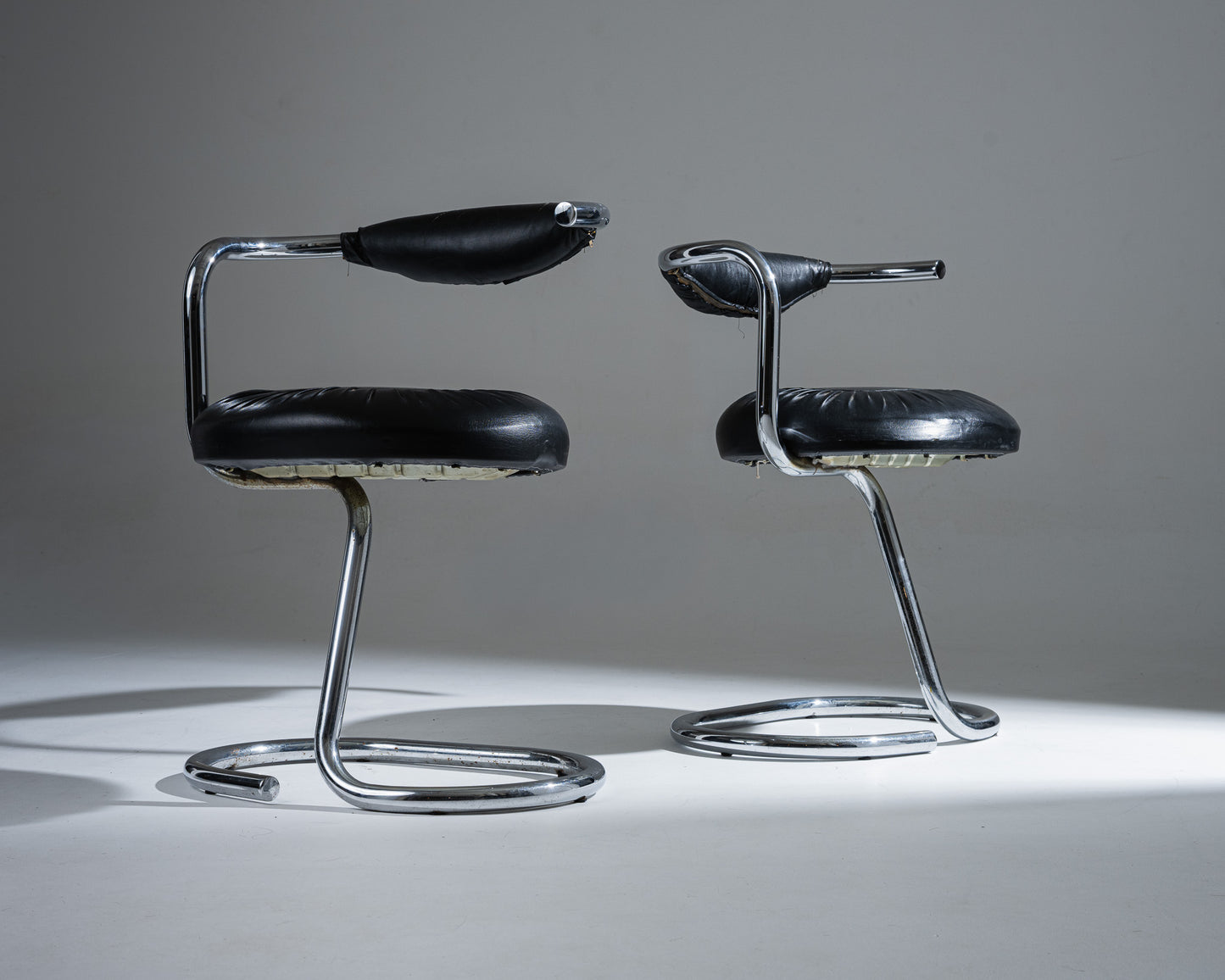 PAIR OF GIOTTO STOPPINO COBRA CHAIRS, 1970s