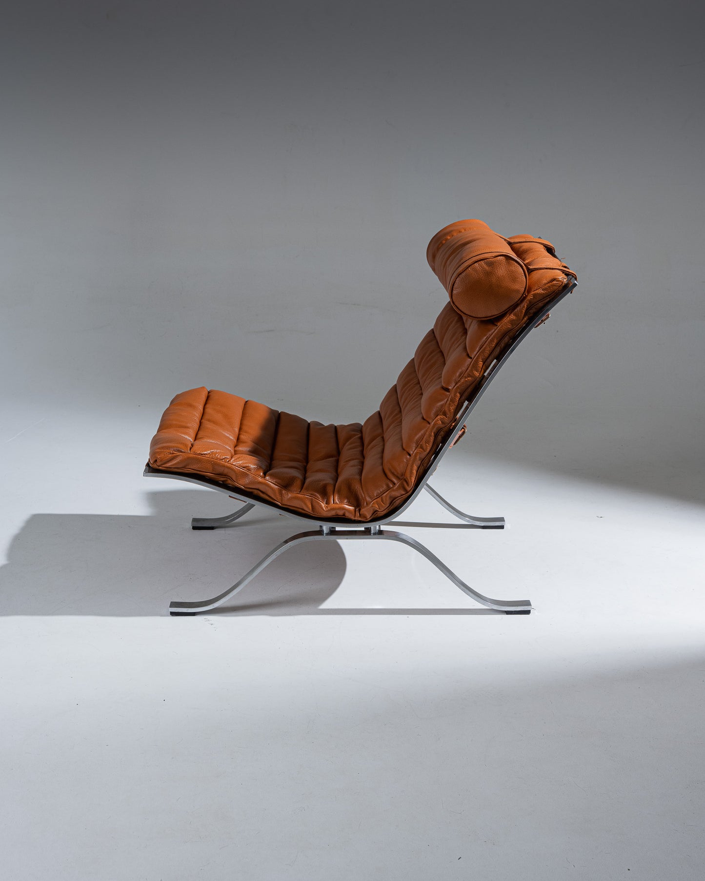 PAIRE DE CHAUFFEUSES ARI, ARNE NORELL, 1960s