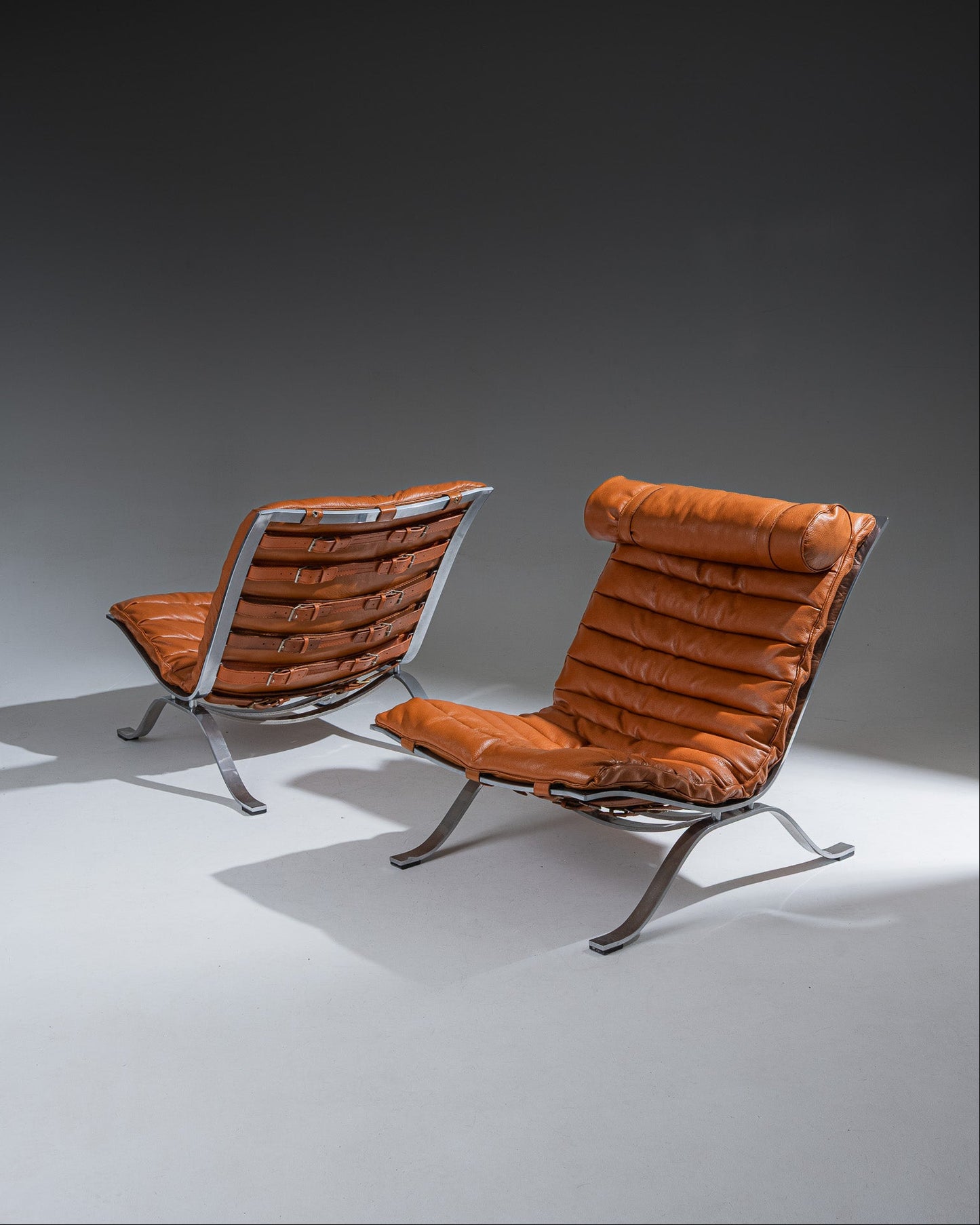 PAIRE DE CHAUFFEUSES ARI, ARNE NORELL, 1960s