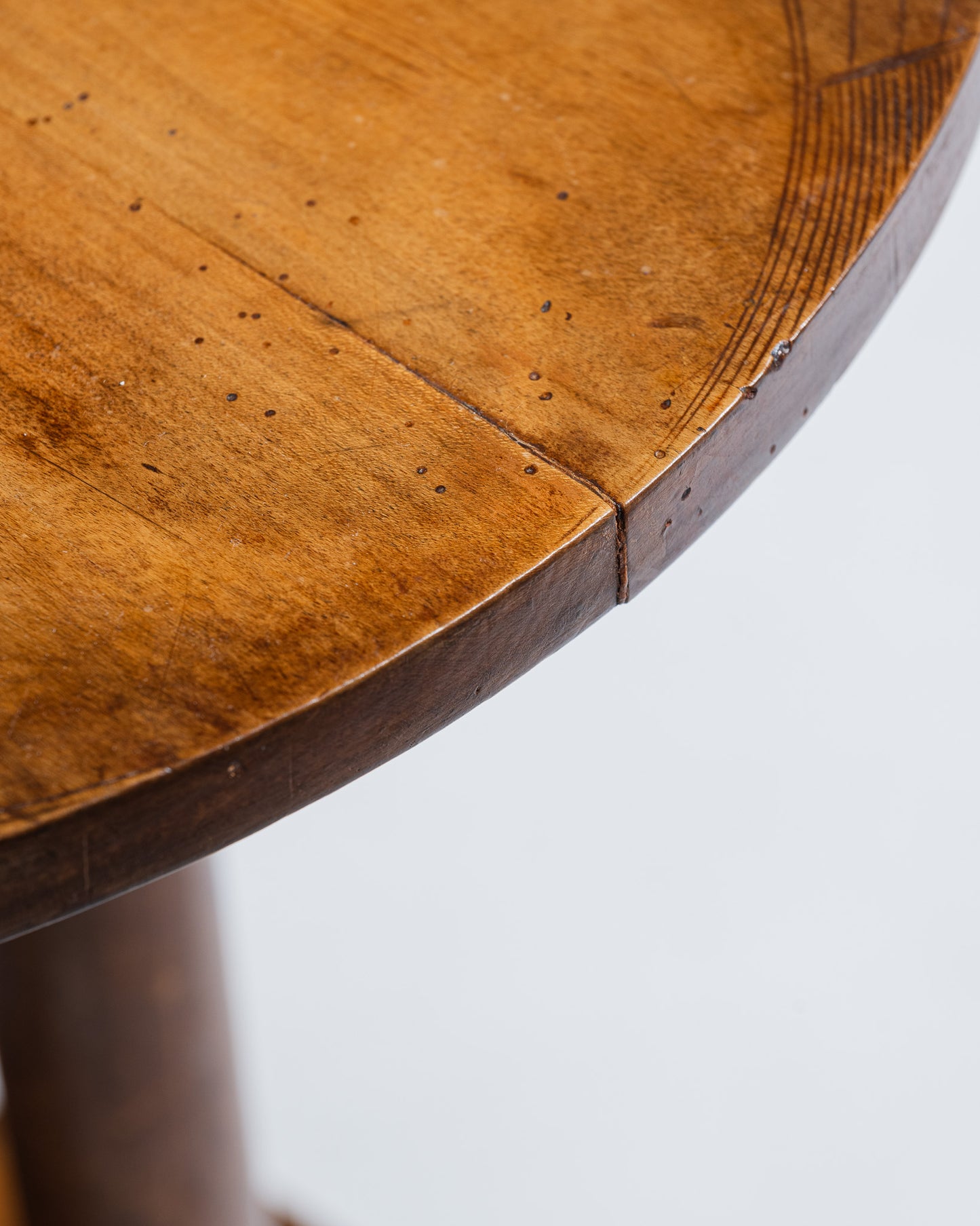 WOODEN SIDE TABLE, ART DECO ENGRAVED DECORATION