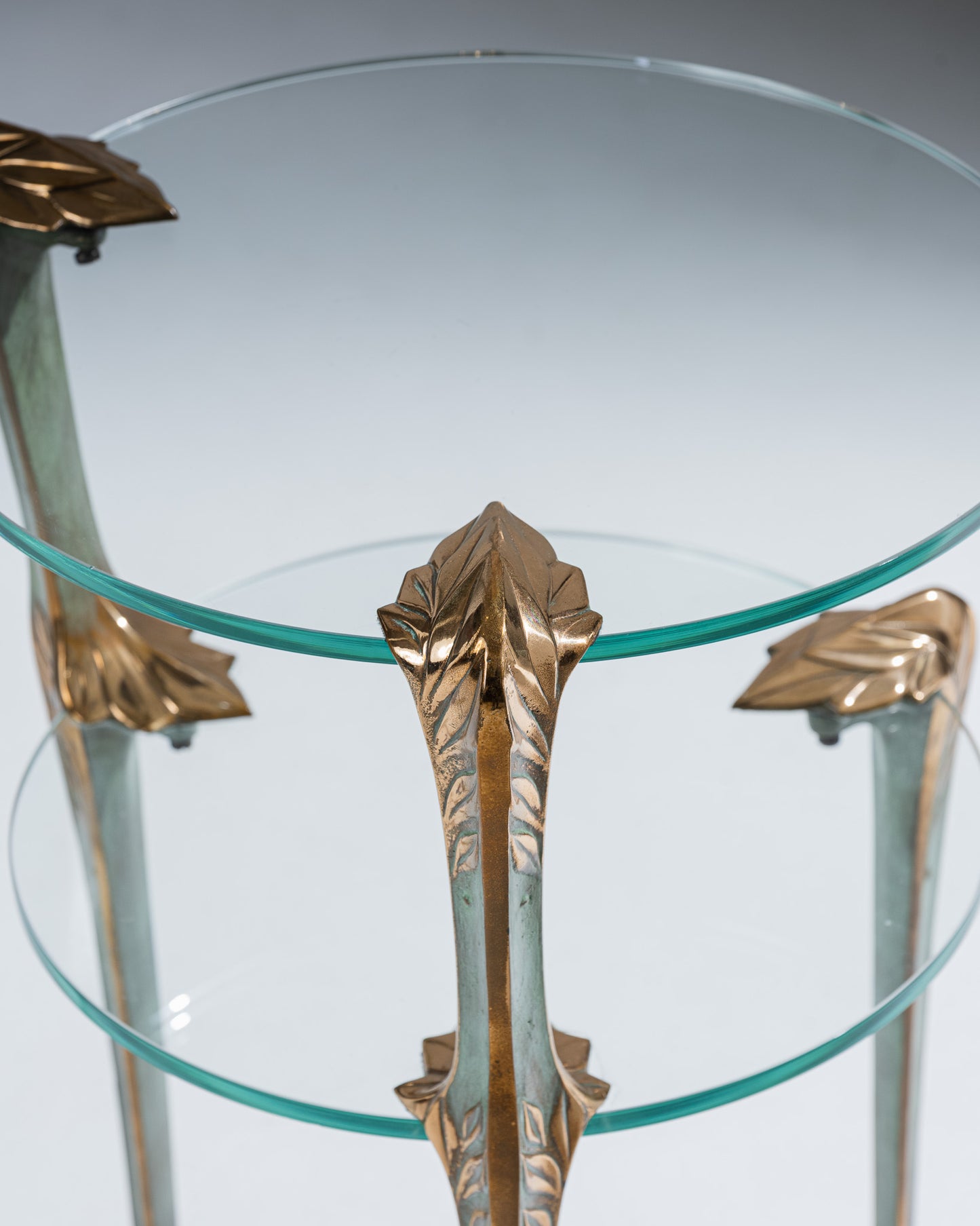 GUÉRIDON EN LAITON, ART DÉCO