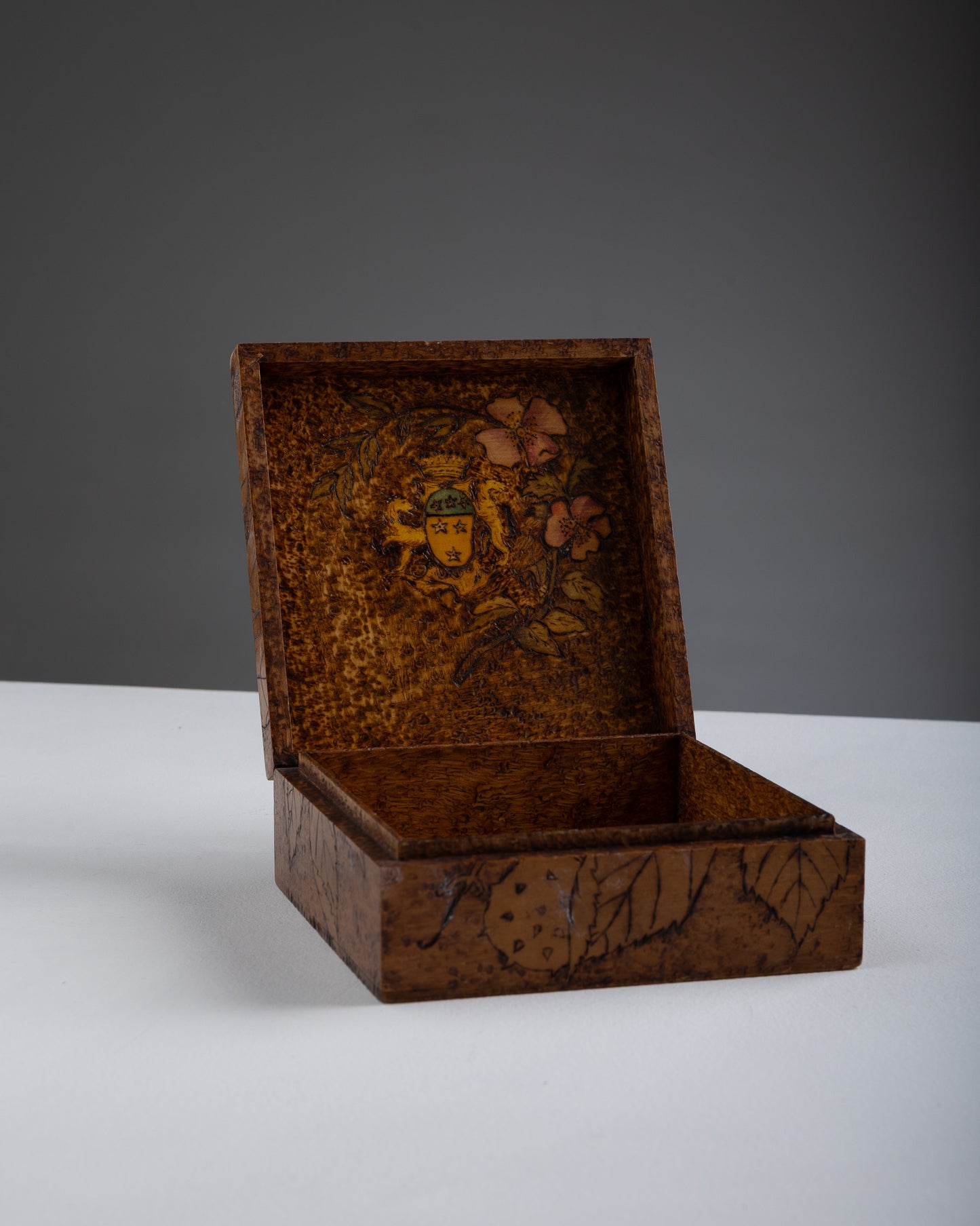 DECORATIVE WOODEN BOX, ART DECO, 1930s