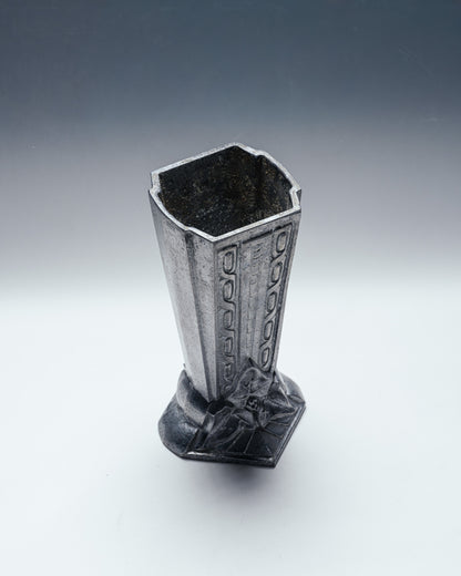 VASE ART DÉCO EN FONTE D'ALUMINIUM, 1930s