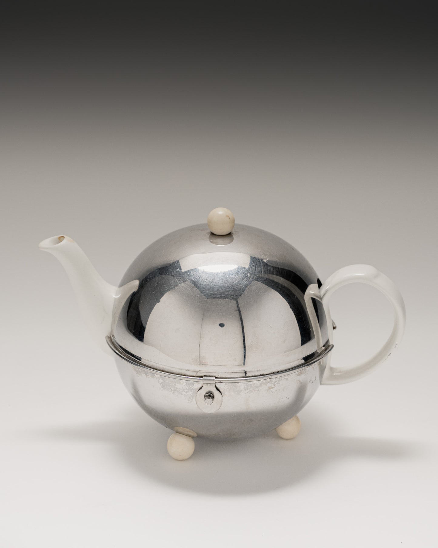 THÉIÈRE EN MÉTAL ET PORCELAINE, BREDEMEYER, 1980s