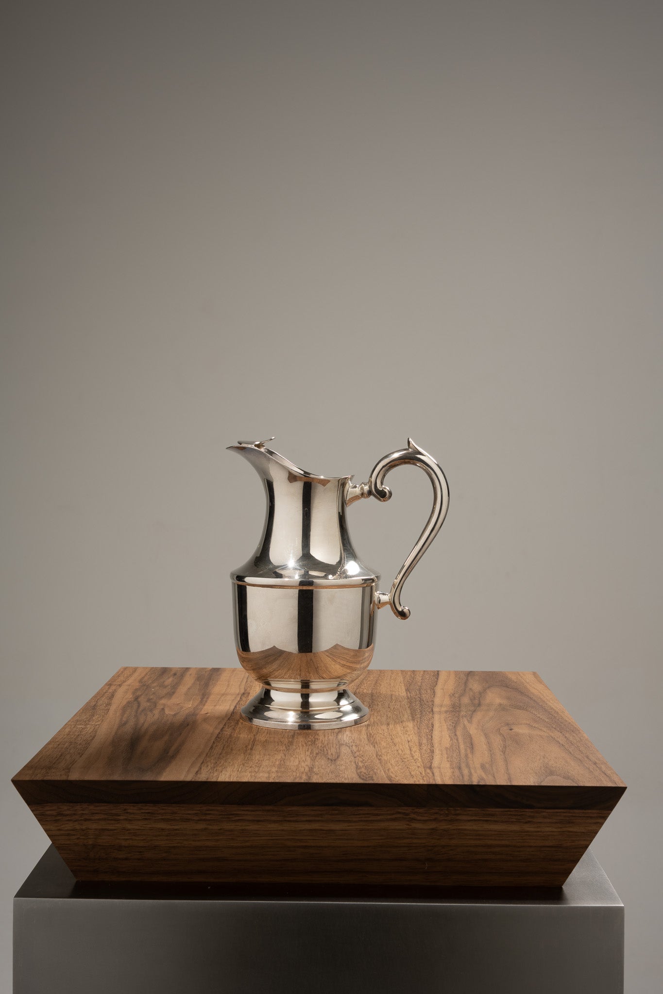 PICHET EN MÉTAL ARGENTÉ, 1970s