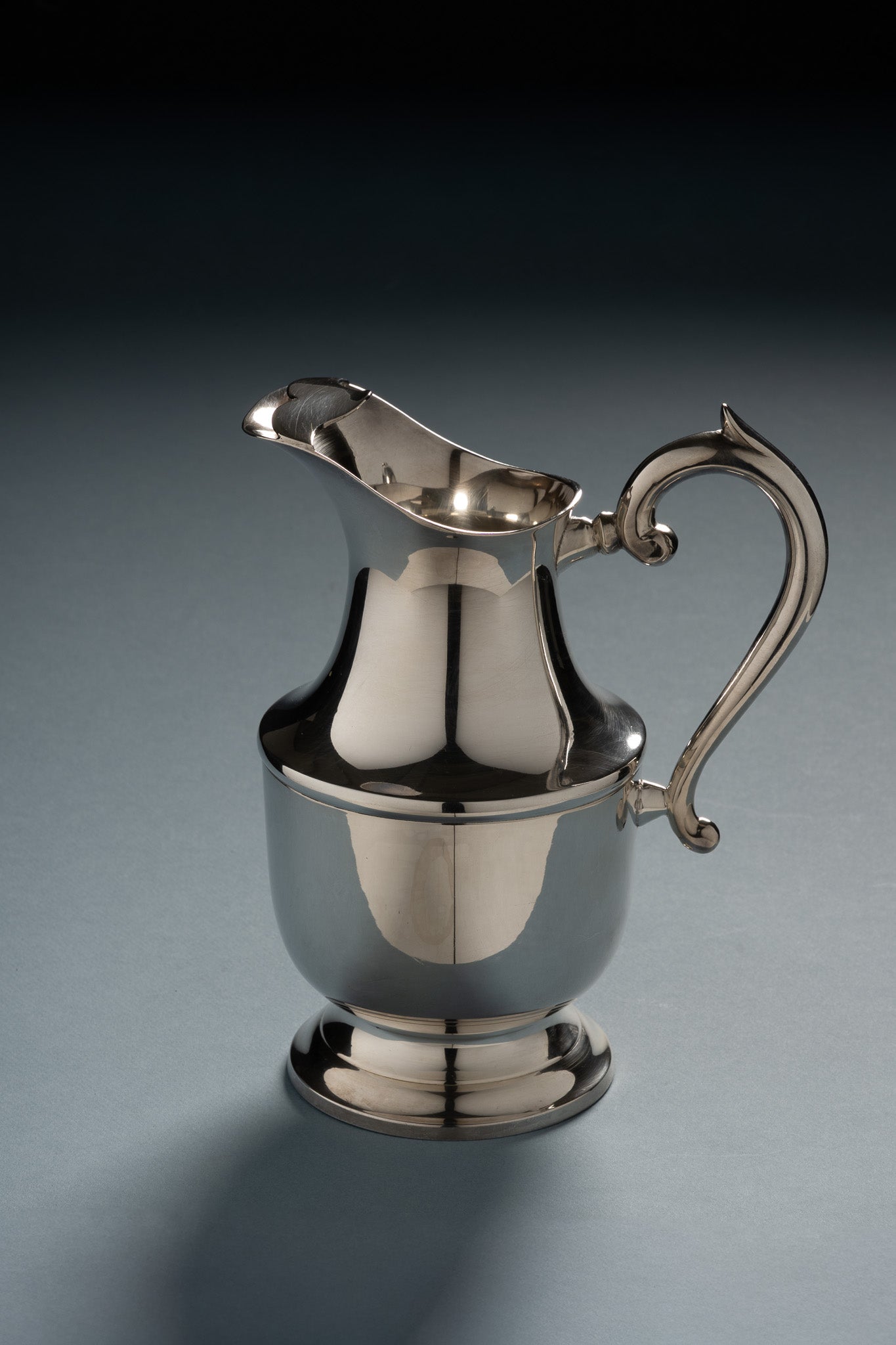 PICHET EN MÉTAL ARGENTÉ, 1970s