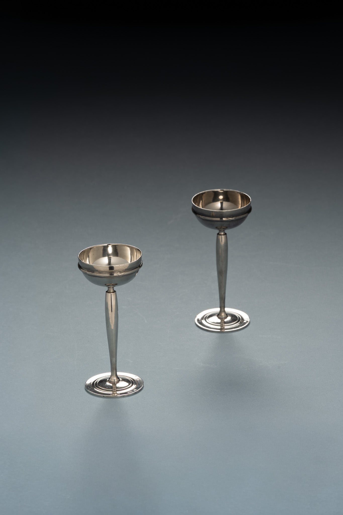 SET DE 6 COQUETIERS ART DÉCO EN MÉTAL ARGENTÉ, 1930s