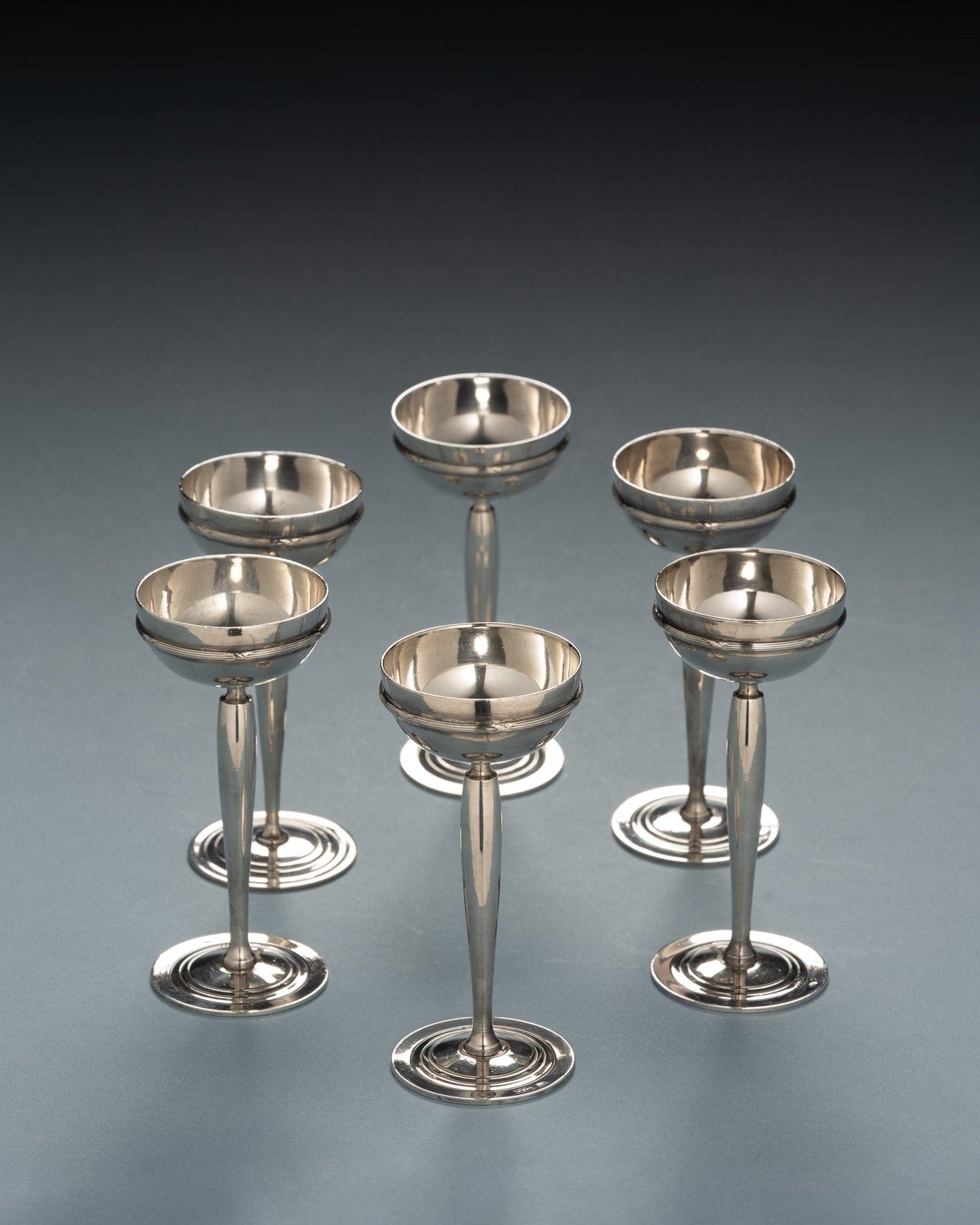 SET DE 6 COQUETIERS ART DÉCO EN MÉTAL ARGENTÉ, 1930s