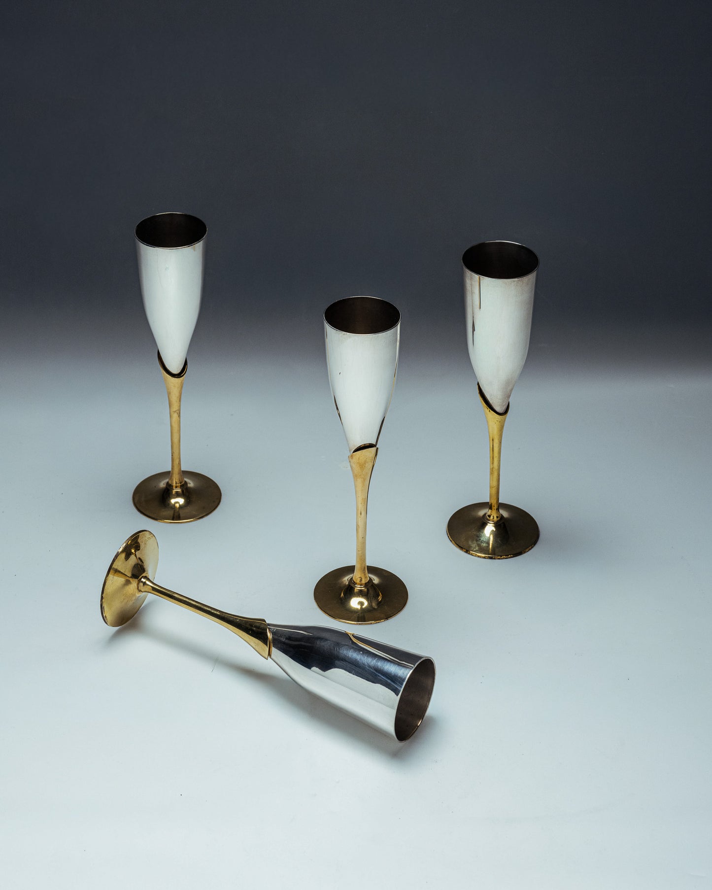 SET DE 4 FLÛTES EN MÉTAL ET LAITON, 1970s