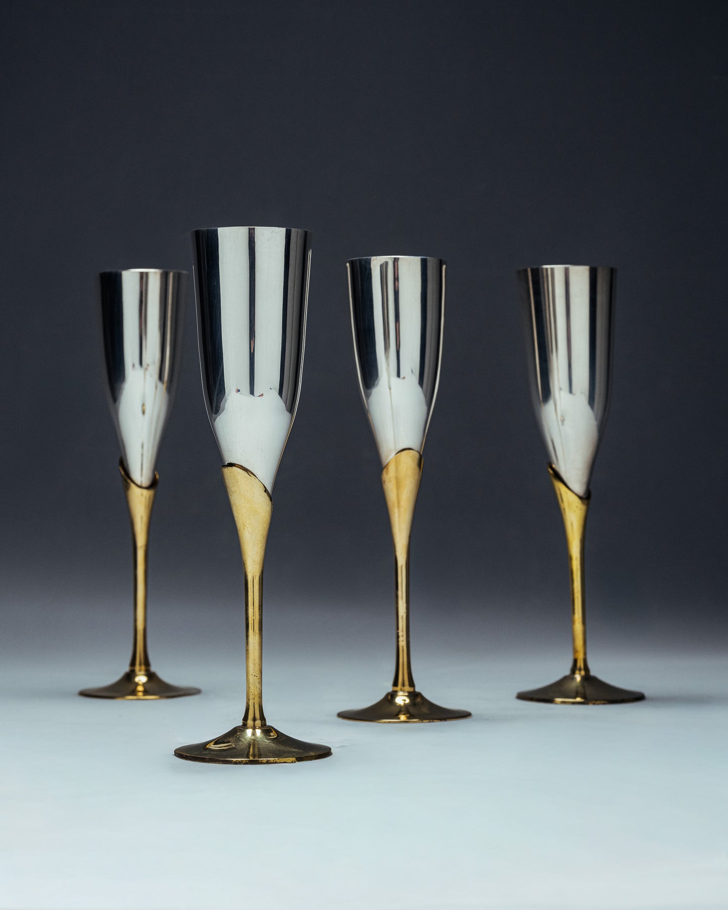 SET DE 4 FLÛTES EN MÉTAL ET LAITON, 1970s