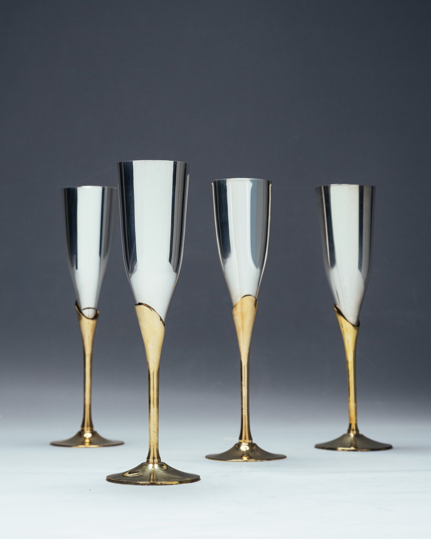 SET DE 4 FLÛTES EN MÉTAL ET LAITON, 1970s