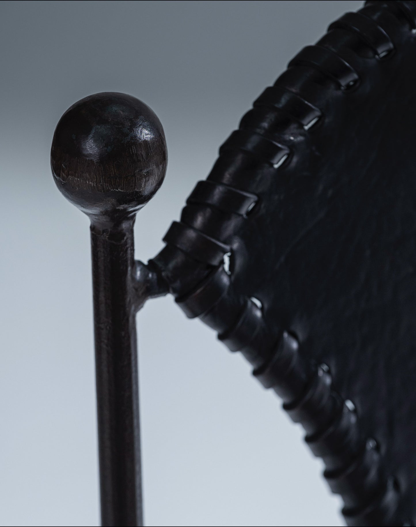 CHAISE EN CUIR ET MÉTAL, 1970s