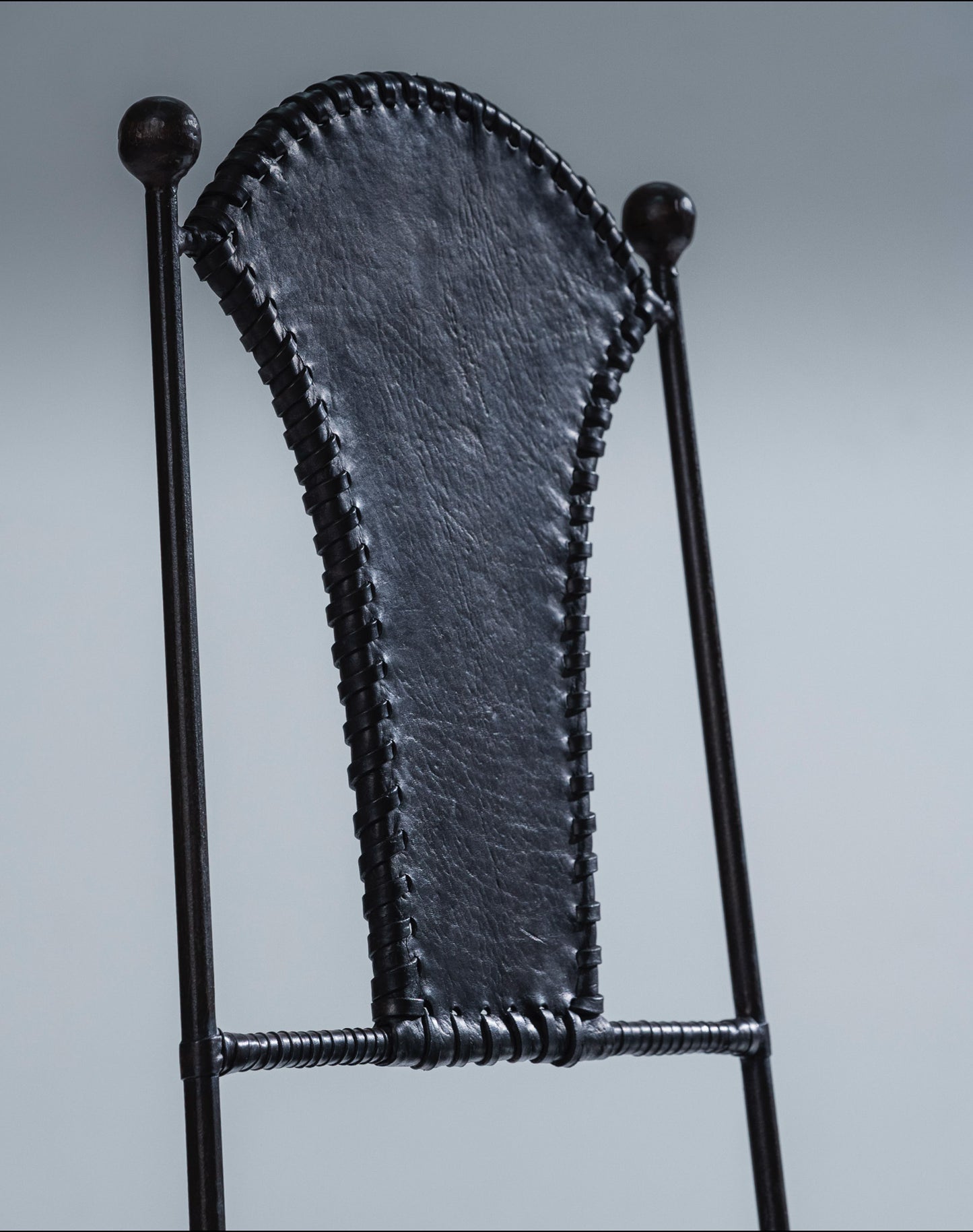 SET DE 4 CHAISES EN CUIR ET MÉTAL, 1970s