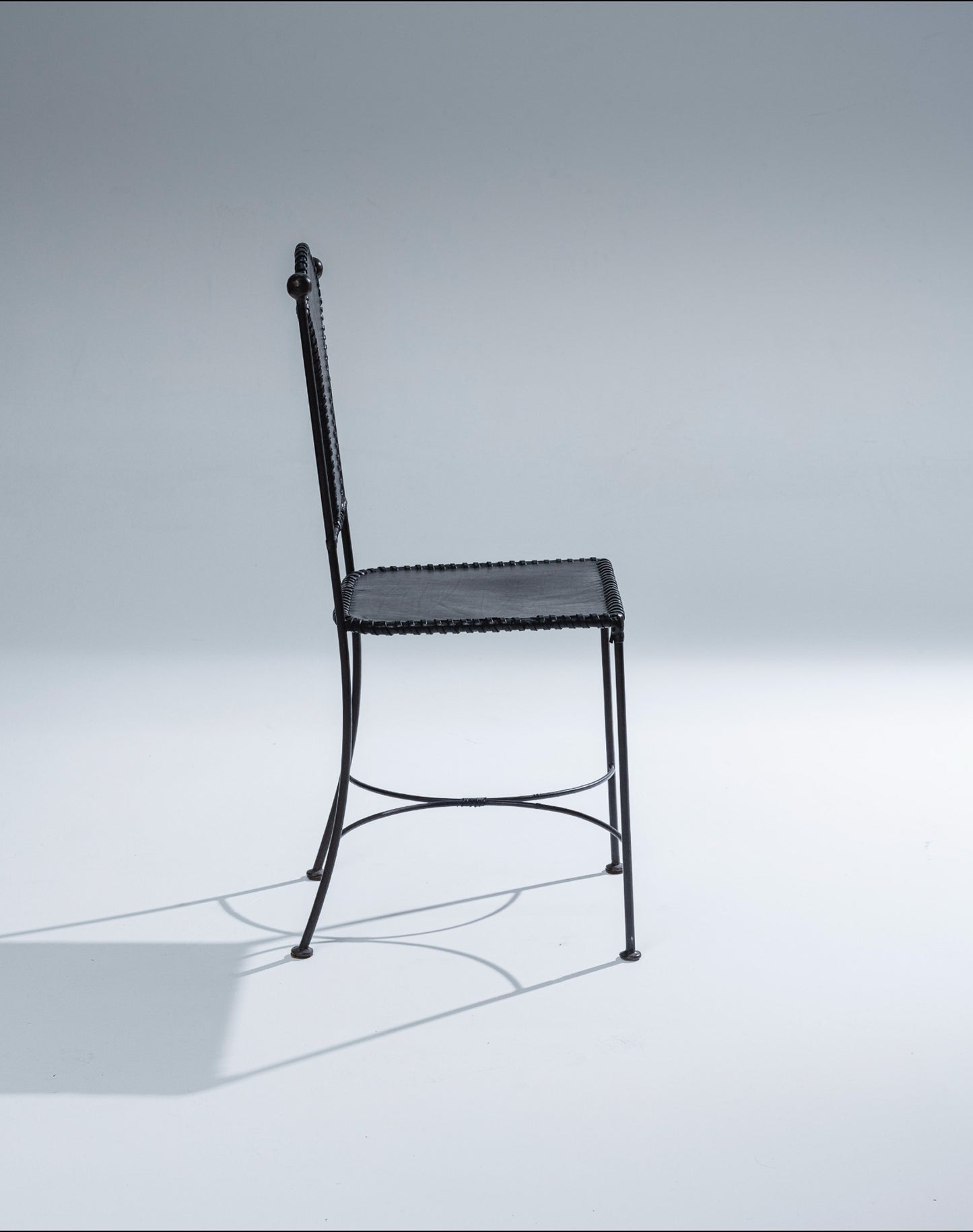 CHAISE EN CUIR ET MÉTAL, 1970s