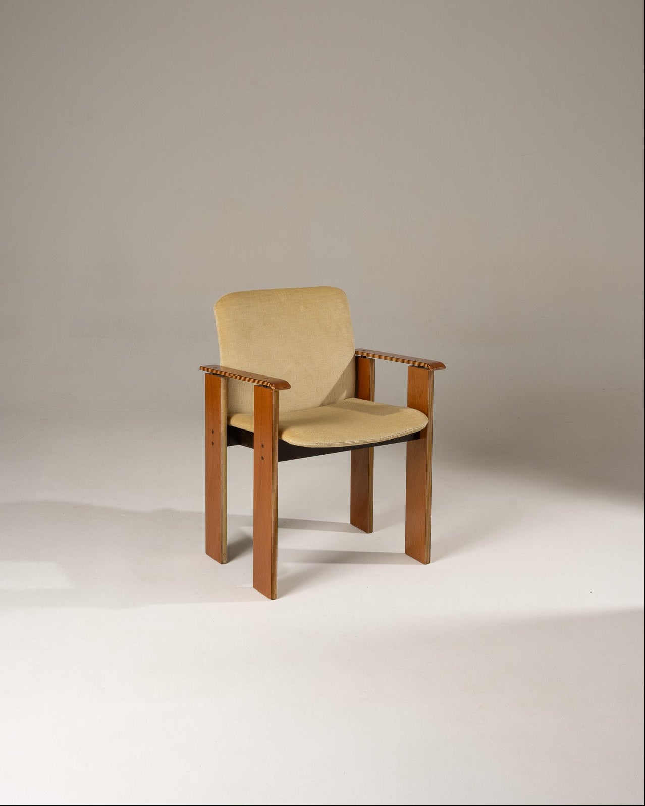 SET OF 4 WOOD AND VELVET CHAIRS, 1970s