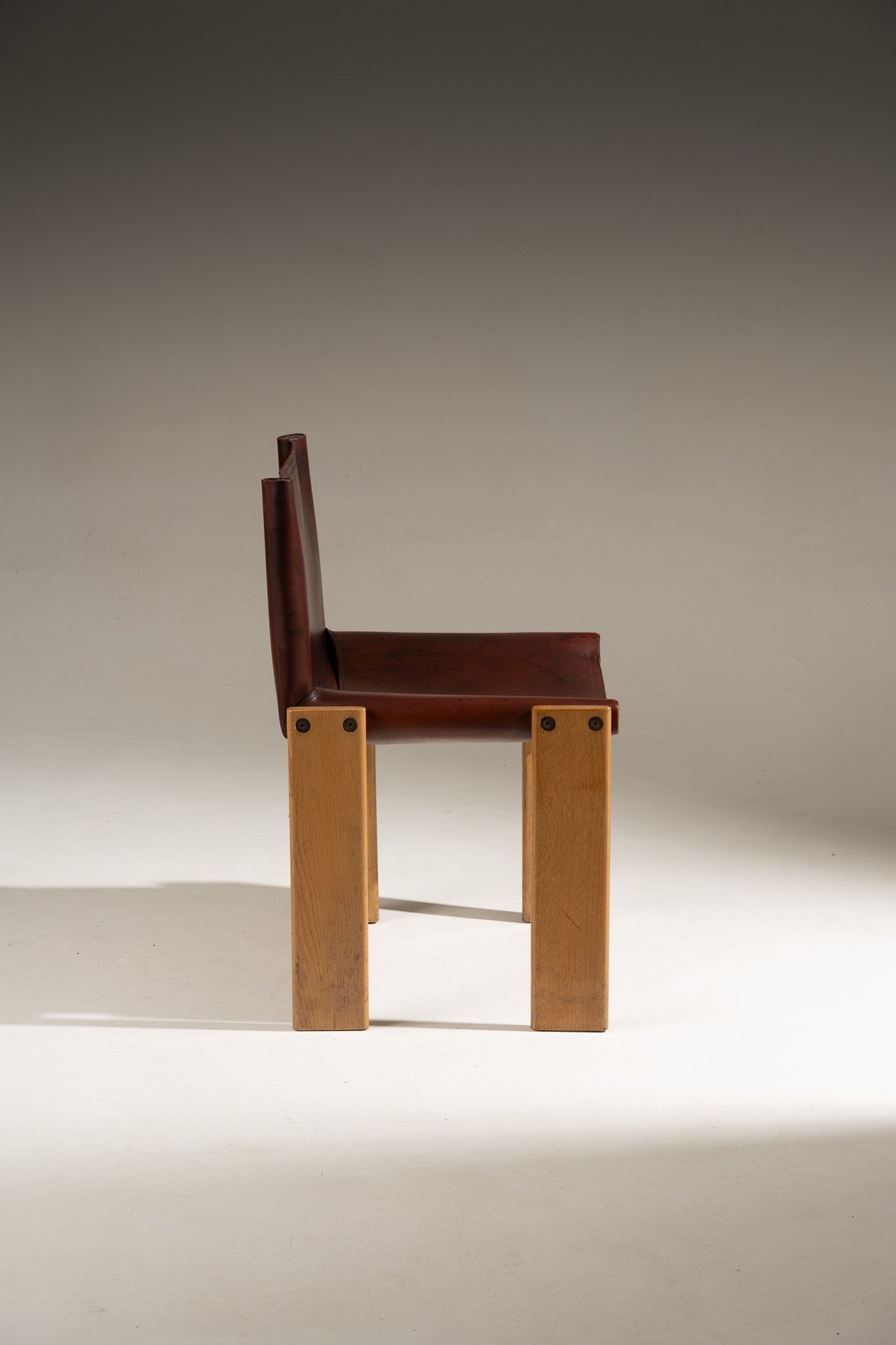 SET OF 4 WOOD AND LEATHER CHAIRS, 1970s