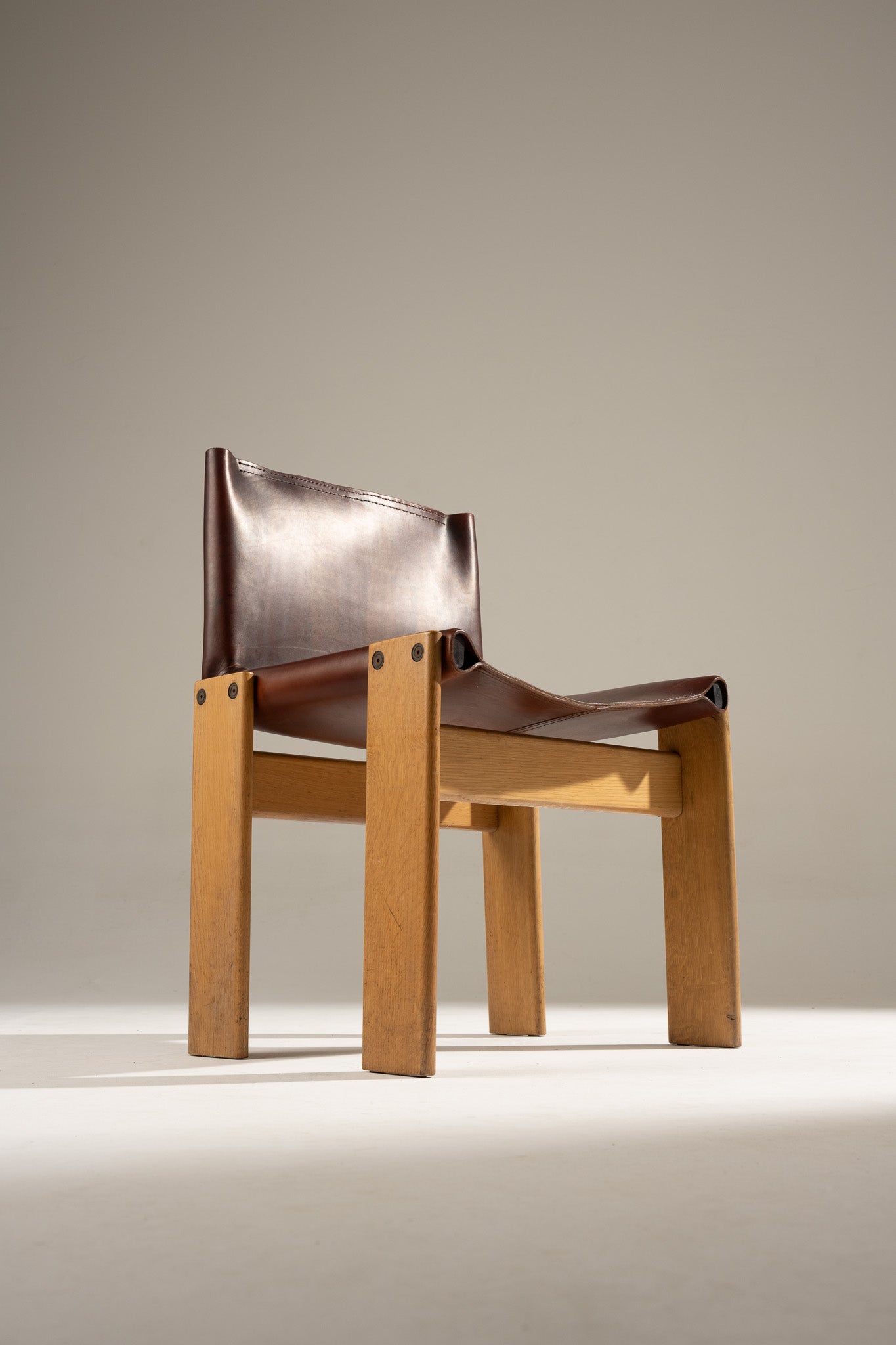 PAIRE DE CHAISES EN BOIS ET CUIR MONK, AFRA & TOBIA SCARPA, 1970s