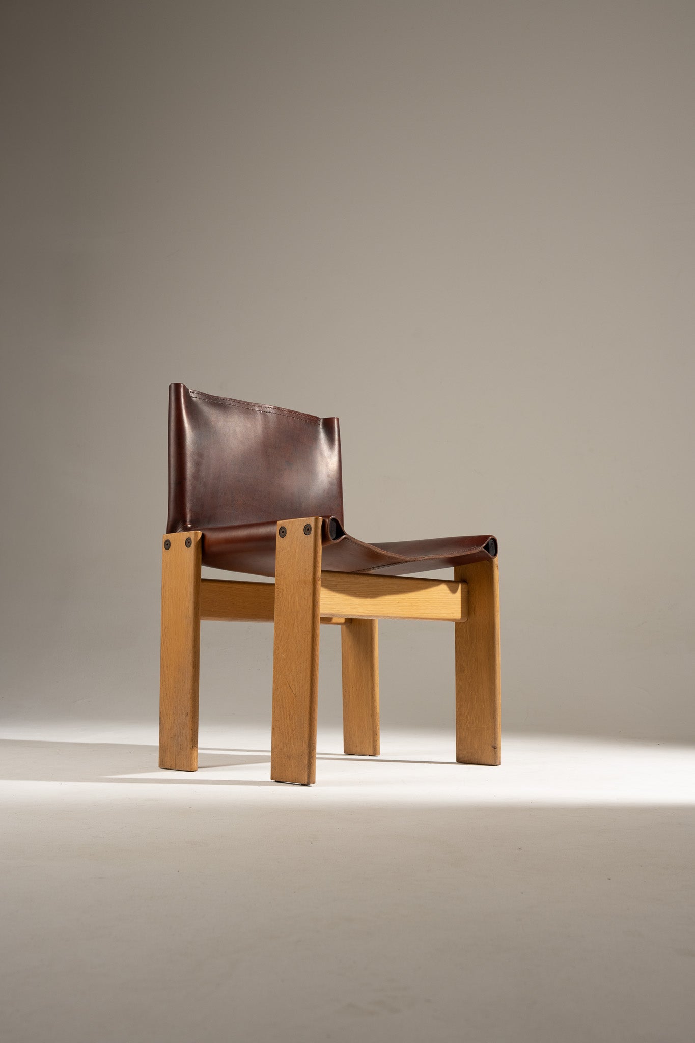 PAIRE DE CHAISES EN BOIS ET CUIR MONK, AFRA & TOBIA SCARPA, 1970s