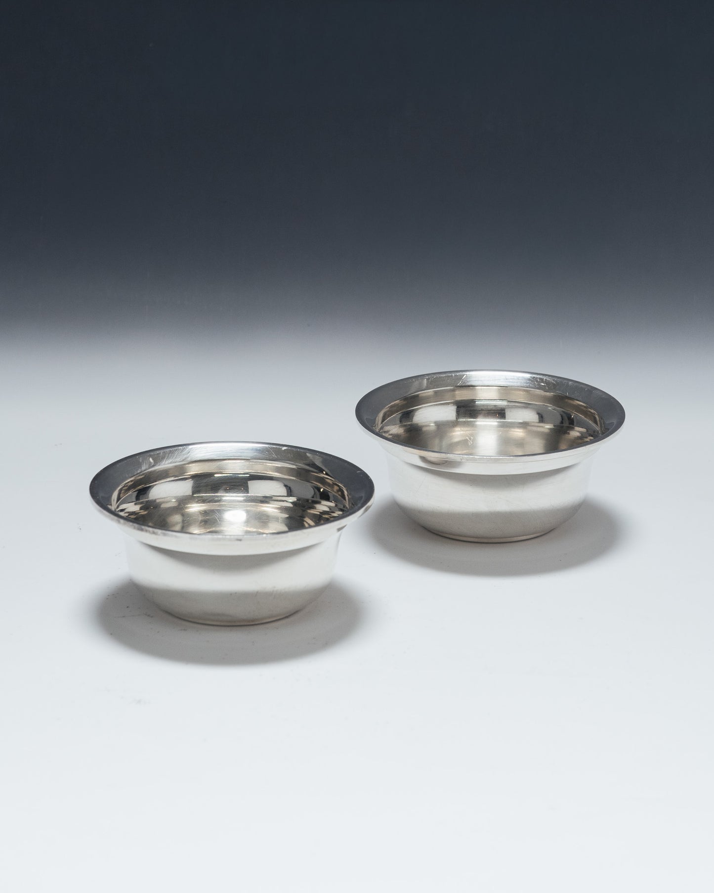 PAIRE DE COUPELLES EN MÉTAL ARGENTÉ, SAINT-MÉDARD, 1960s