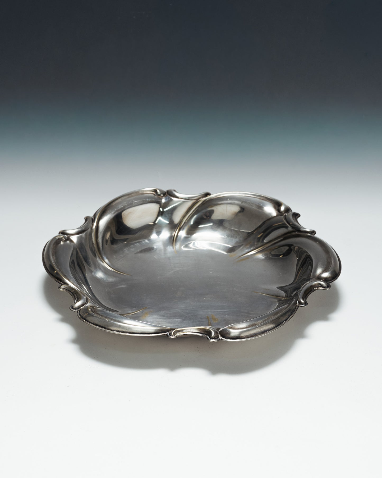 SILVER-PLATED METAL PLATE, 1920s